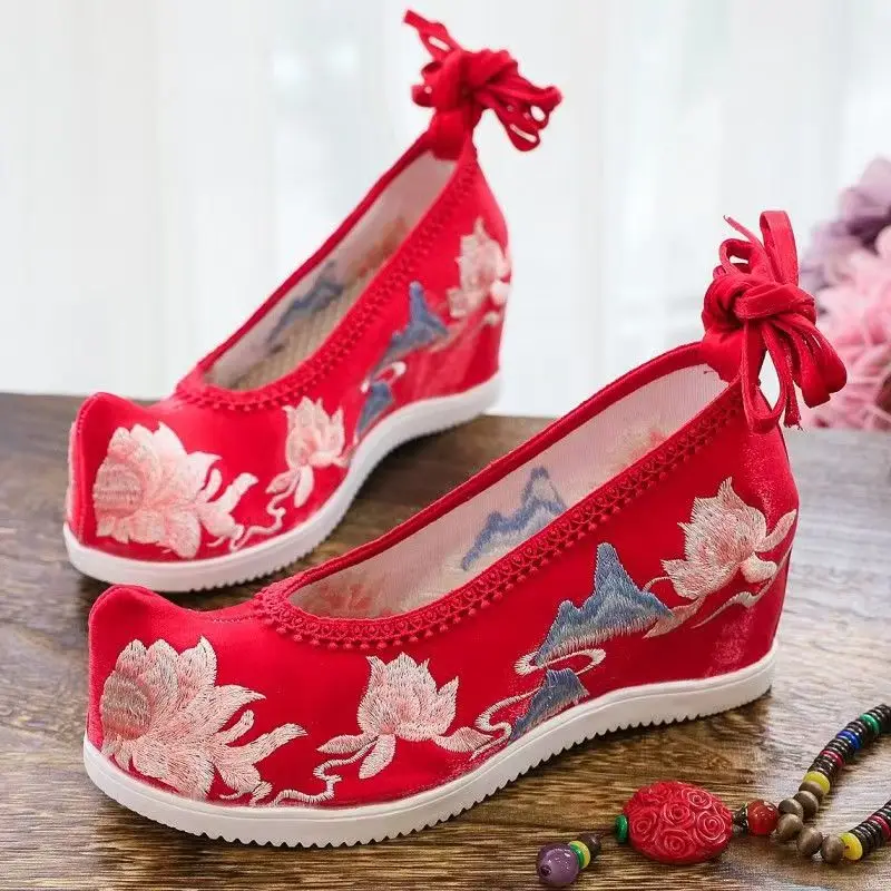 

Woman Increased Internal Embroidered Cloth Shoes Spring Summer New Thick sole Shallow Ankle Strap Cocked Shoes Toe Hanfu Shoes