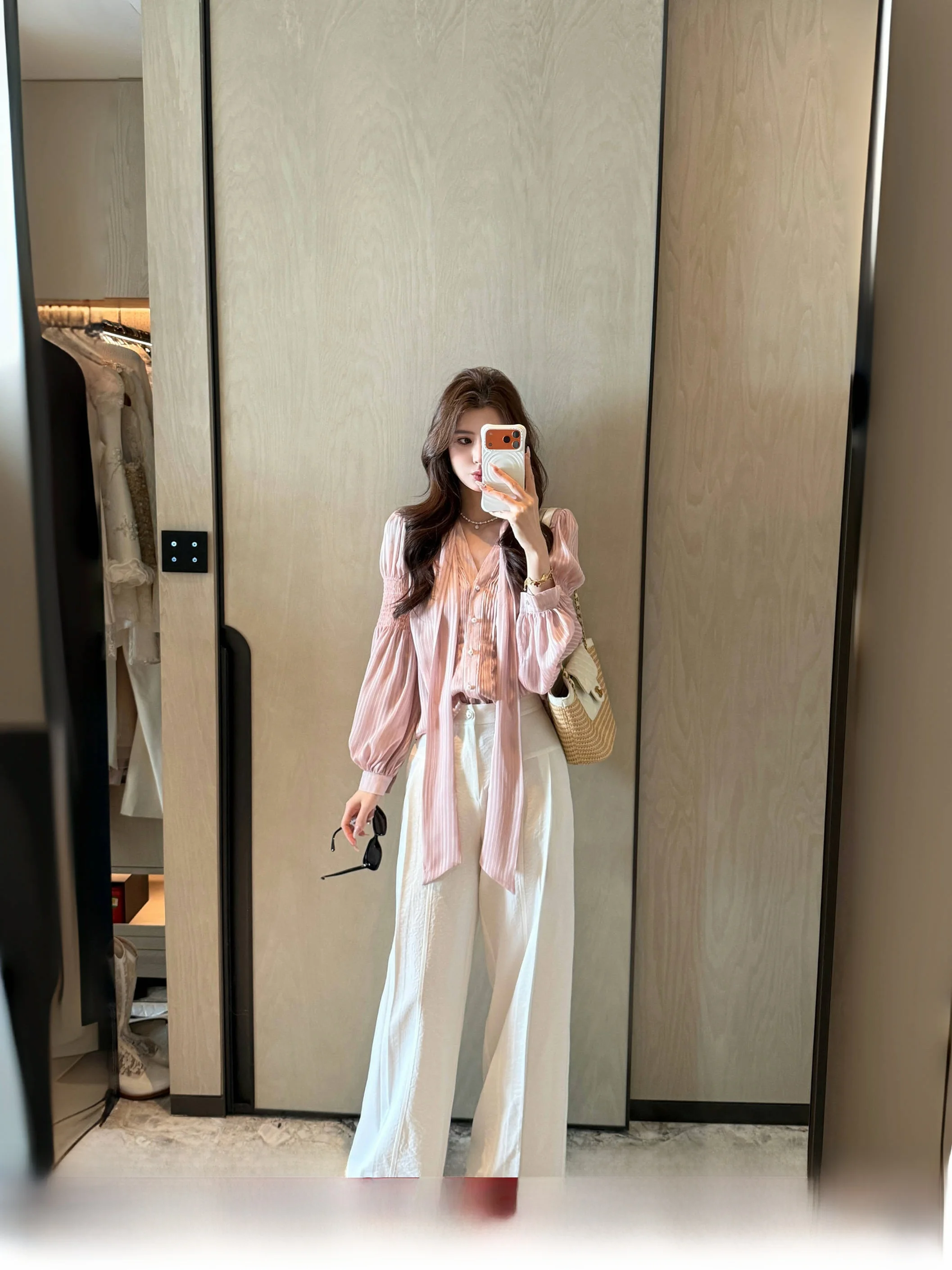 

Kun Total Women's Pink V-neck Bubble Sleeve Shirt Slim Fit Casual Style Polyester Fiber Long Sleeve Spring New Arrival