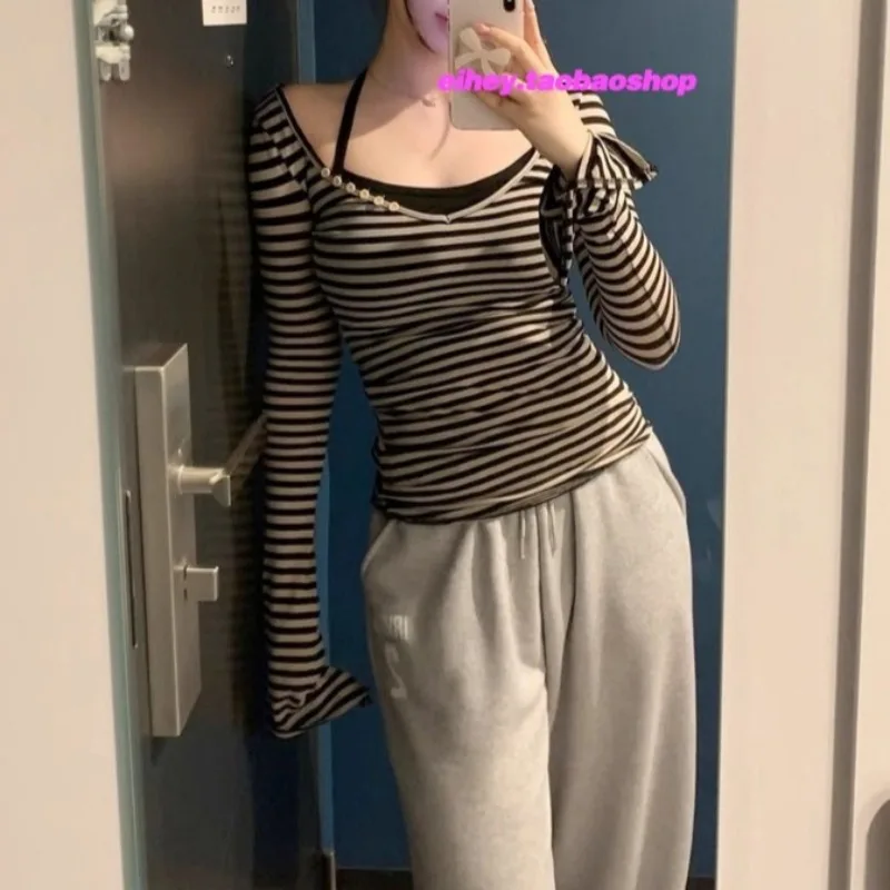 Vintage V-neck Buttons Slim Long-sleeved T-shirt Women 2025 Autumn New Korean Contrast Color Striped Casual Tops
