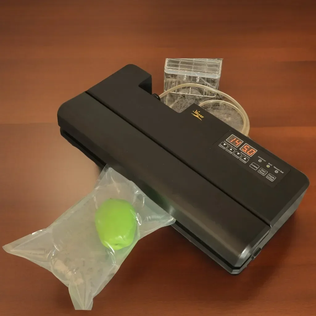 VACUUM SEALER with Large Screen Display, Providing a clear View of the Operation Status at a Glance.