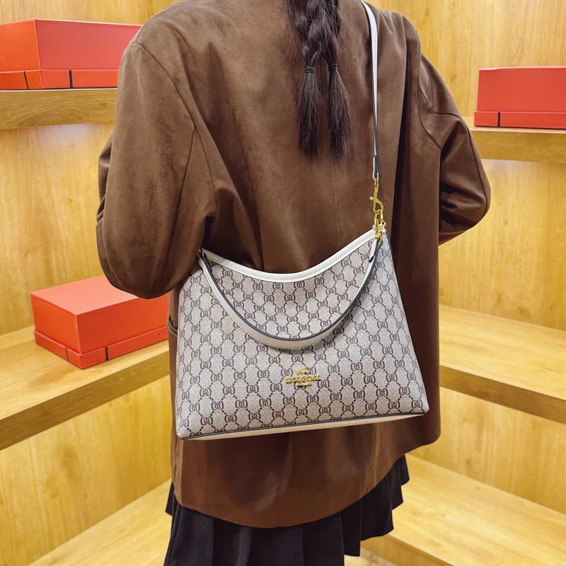 2025 خمر حقيبة تحت الإبط المرأة سعة كبيرة حقيبة كتف ريترو محفظة كروسبودي جلدية عادية ركاب موضة حمل ​