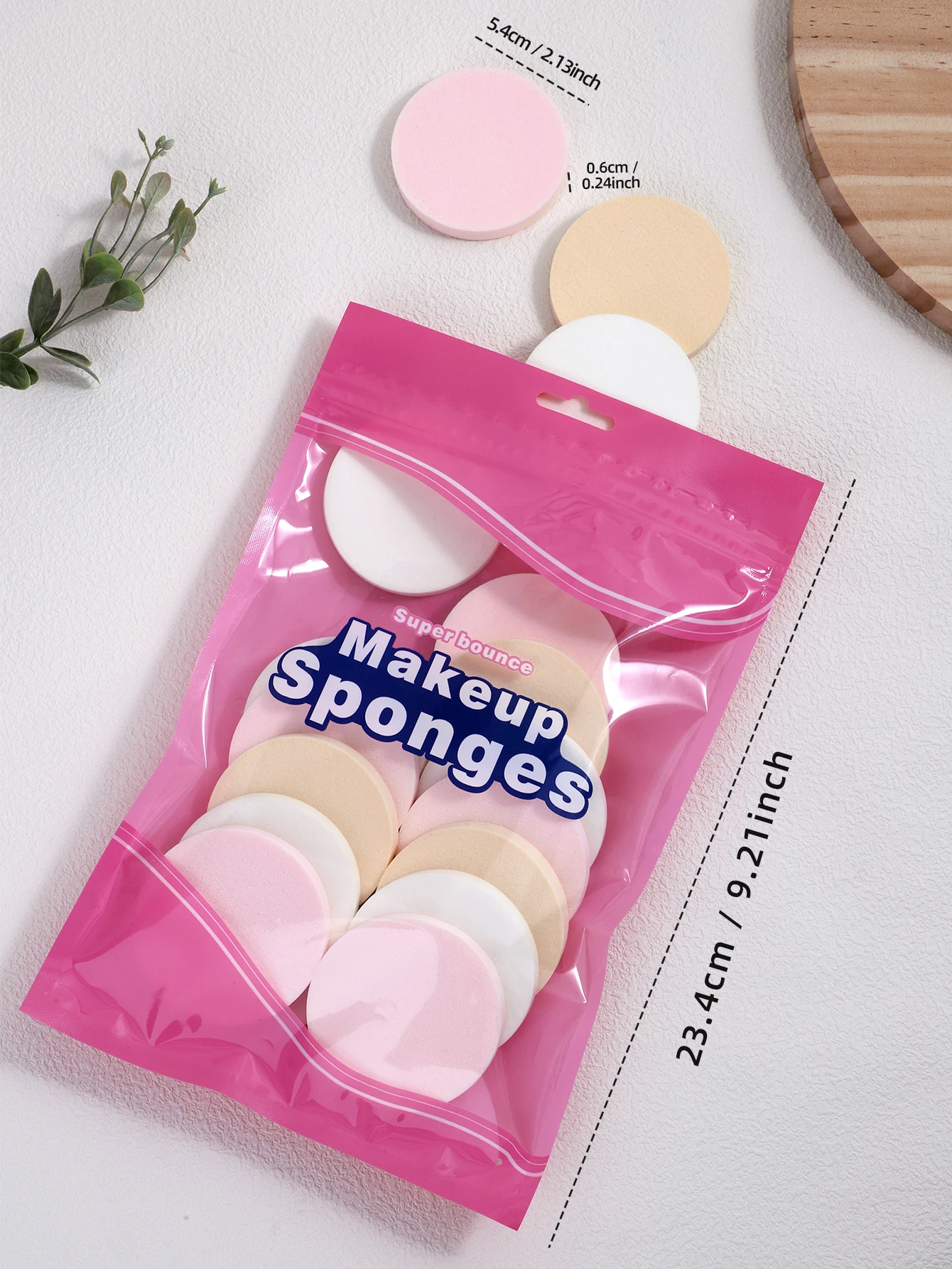 16/ عبوة، منتفخة بودرة مكياج جافة ورطبة ملونة، إسفنجة مكياج مستديرة، كريم أساس ناعم للوجه وأدوات مكياج.