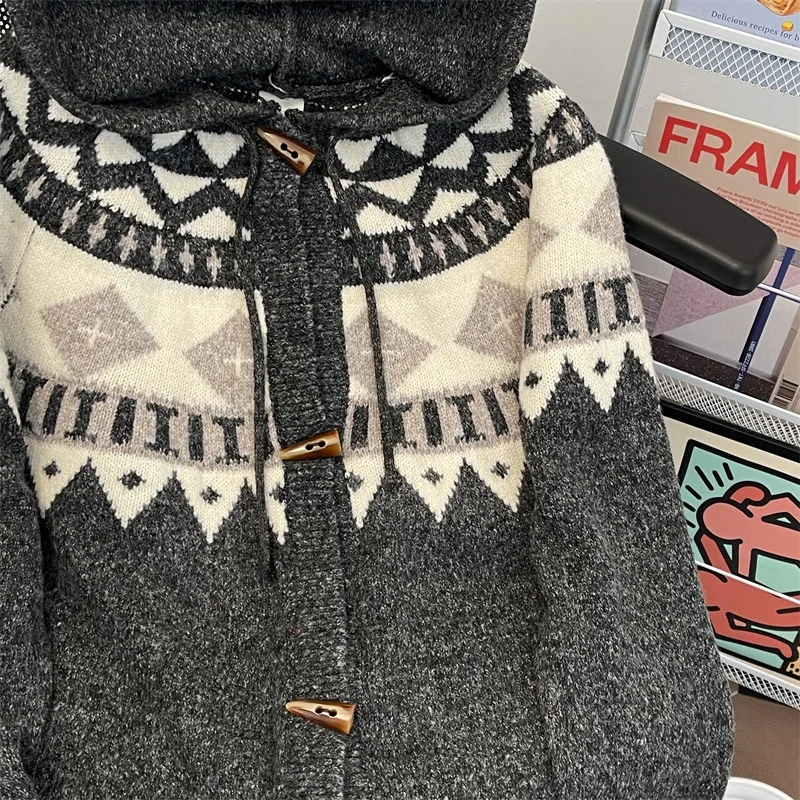 Autumn Winter plus Size Women's Thiened Loose Knitted Hat Sweater Coat with Horn Buttons Casual Vintage Polyester Fiber