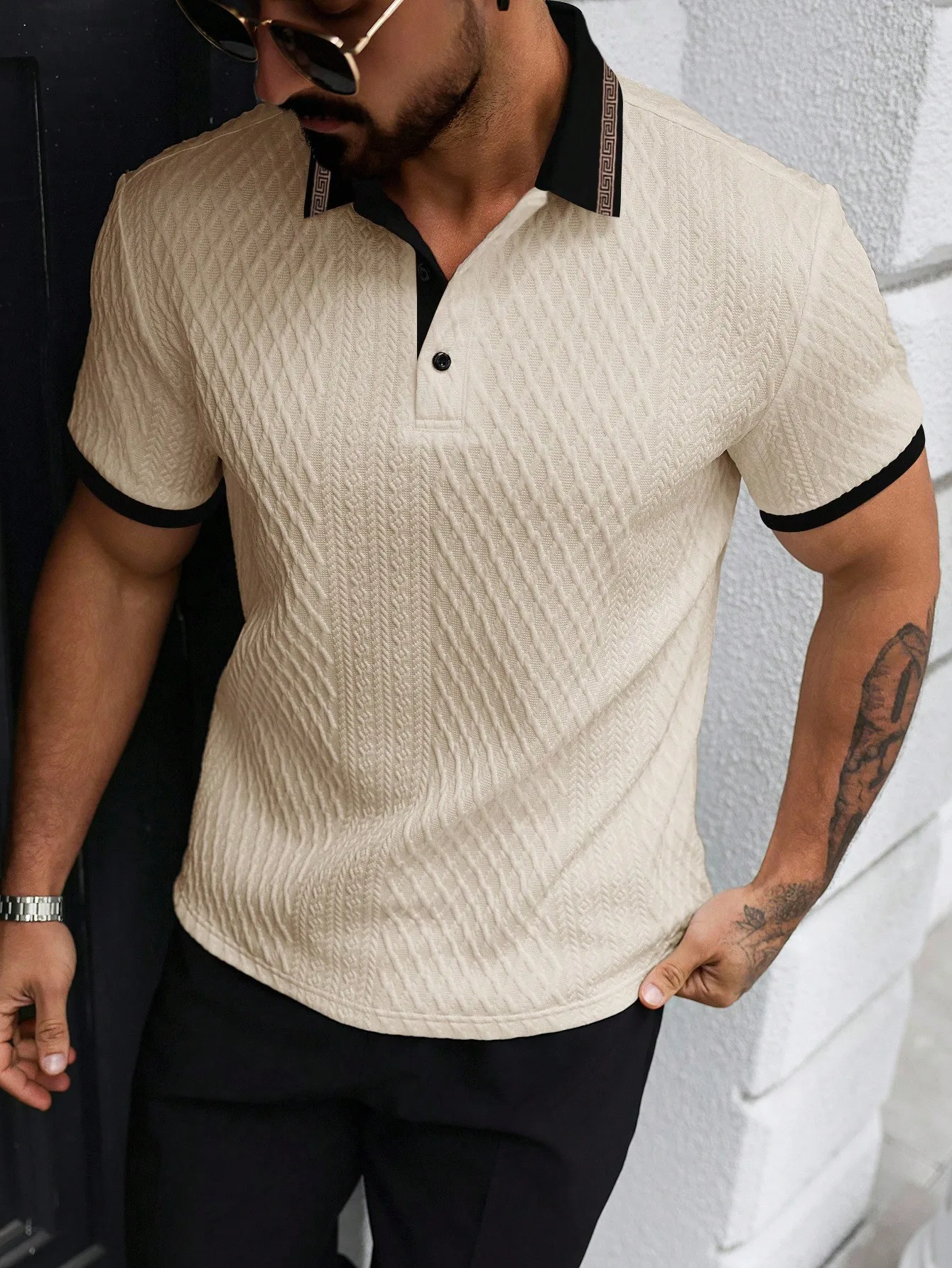 

Men's Textured Knit Polo Shirt with Contrast Trim and Geometric Pattern