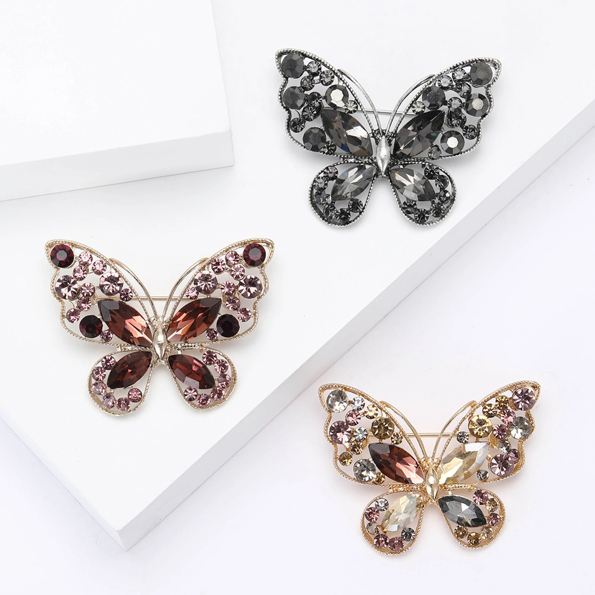 Beaut&Berry Trendy Openwork Rhinestone Butterfly Brooches for Women Unisex Insect Pins Casual Party Jewelry Accessories Gifts