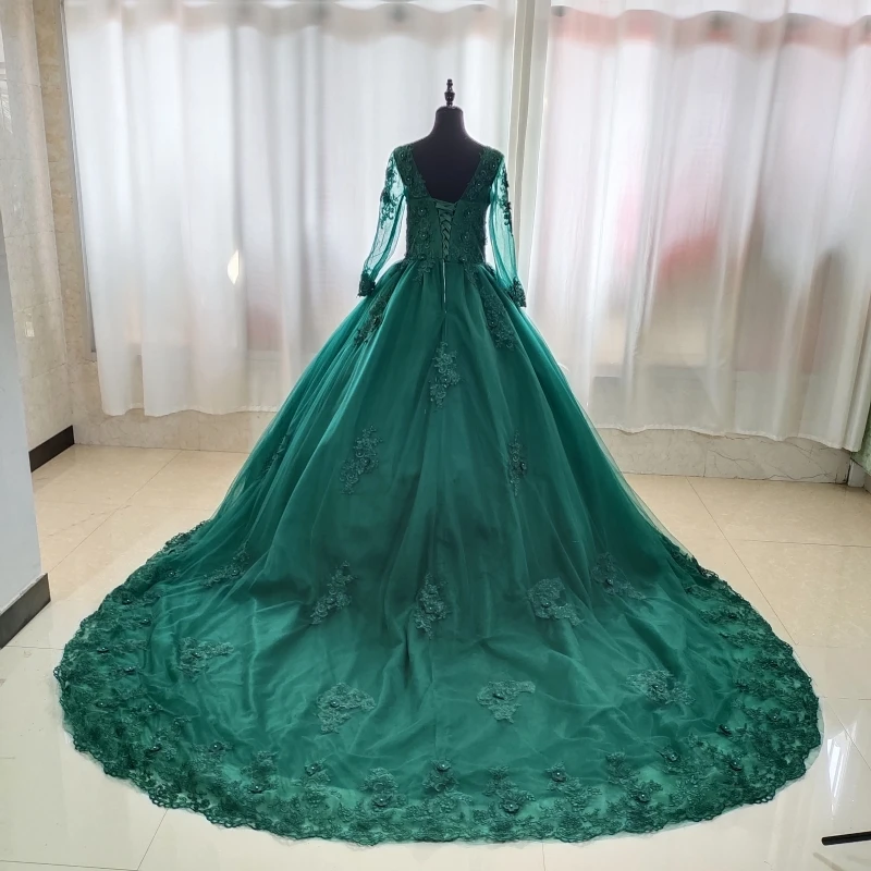 فستان فاخر مخصص مزين بالكرة بأكمام طويلة ورقبة على شكل V بلون الشمبانيا والحفلات الجميلة Vestidos 15 Anos عتيق مقاس كبير