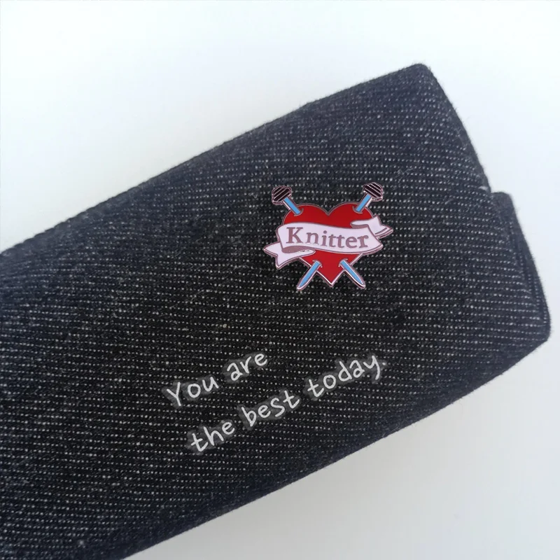 Fashion Knit Badge Yarn Art Enamel Pin Women\'s Brooch Sweater Shirt Coat Backpack Pin Cute Stuff Jewelry Accessories