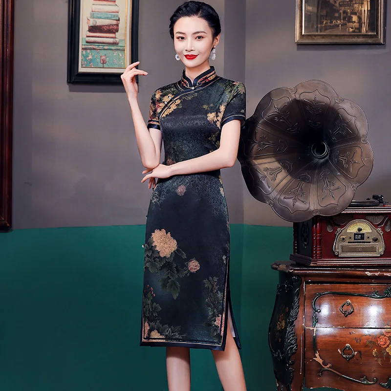 High Quality High-End Real Silk Gambiered Guangdong Cheongsam Qipao 2024 New Vintage Sense Handmade Dress Gown