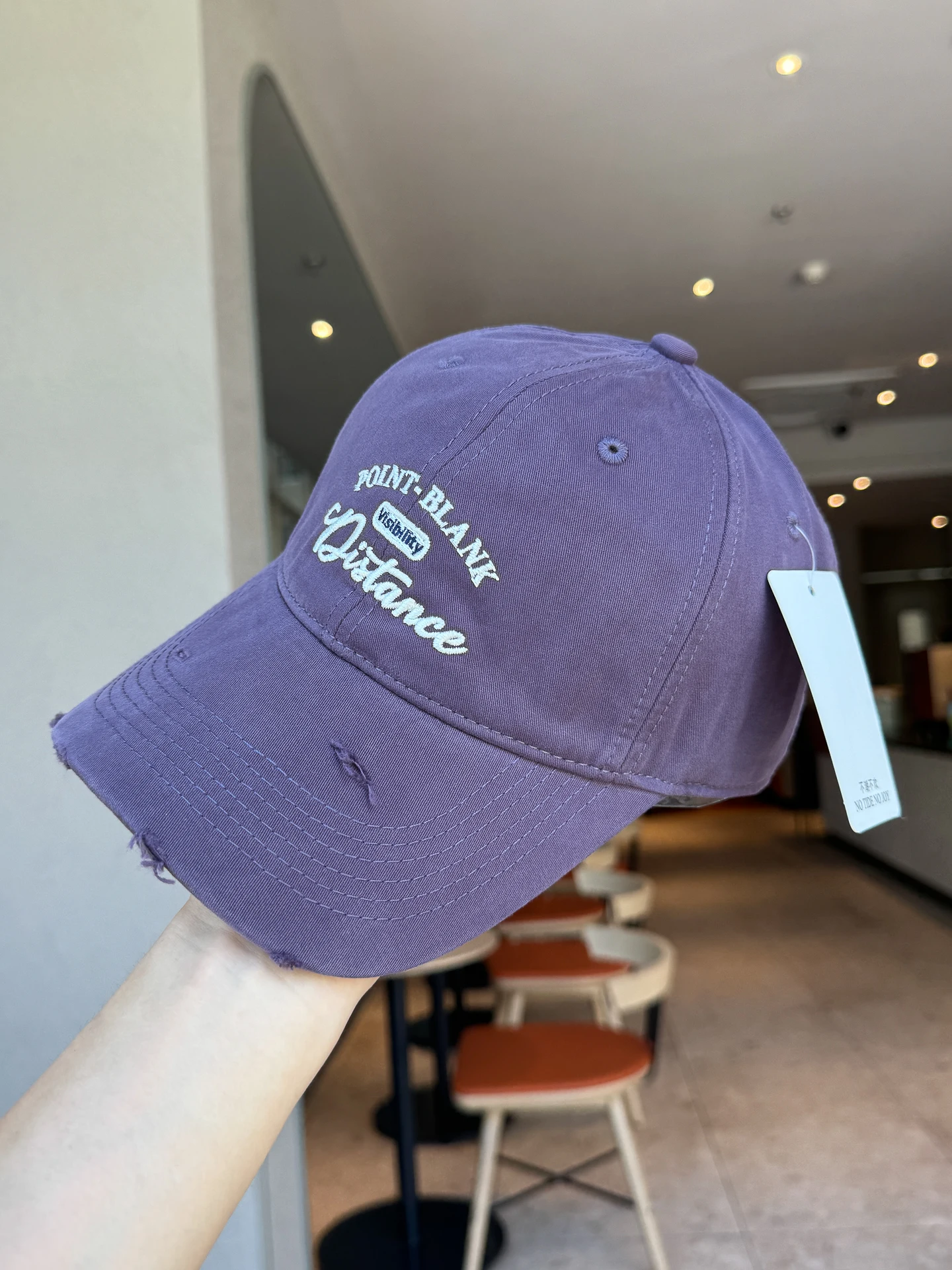 

Baseball hat wide brim duck showing face small four seasons cap man