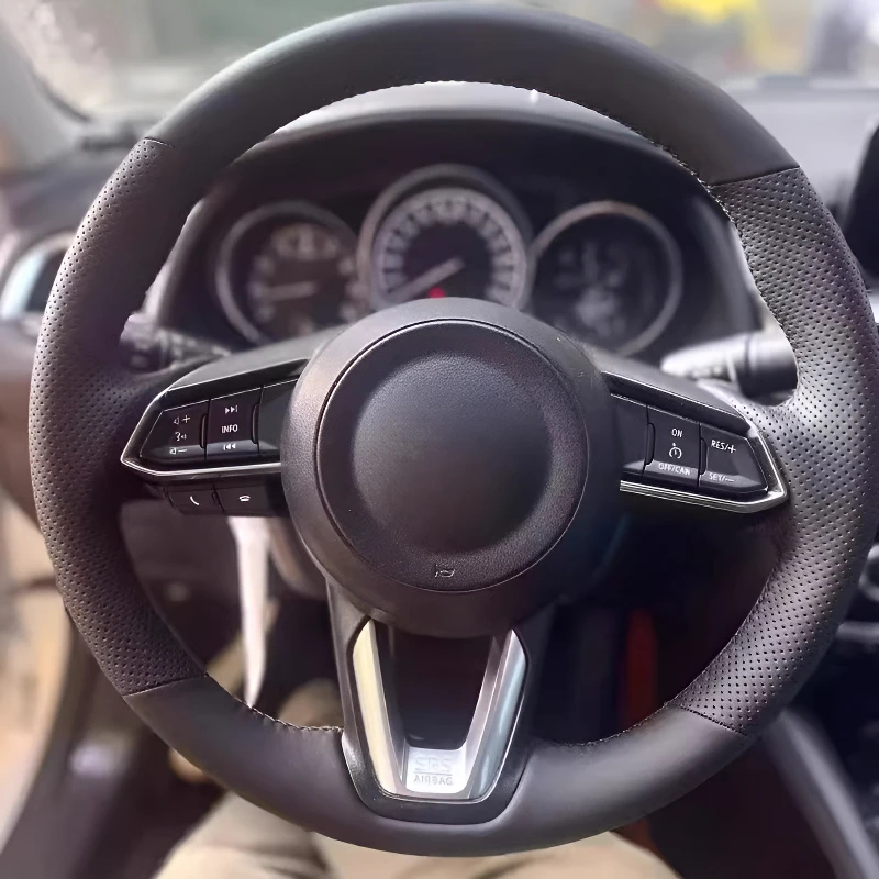 Für Mazda CX-4 Modelle 18-21: Handgenähter, atmungsaktiver, verschleißfester und rutschfester Lenkradbezug mit vollständiger Abdeckung im Modifikationsdesign