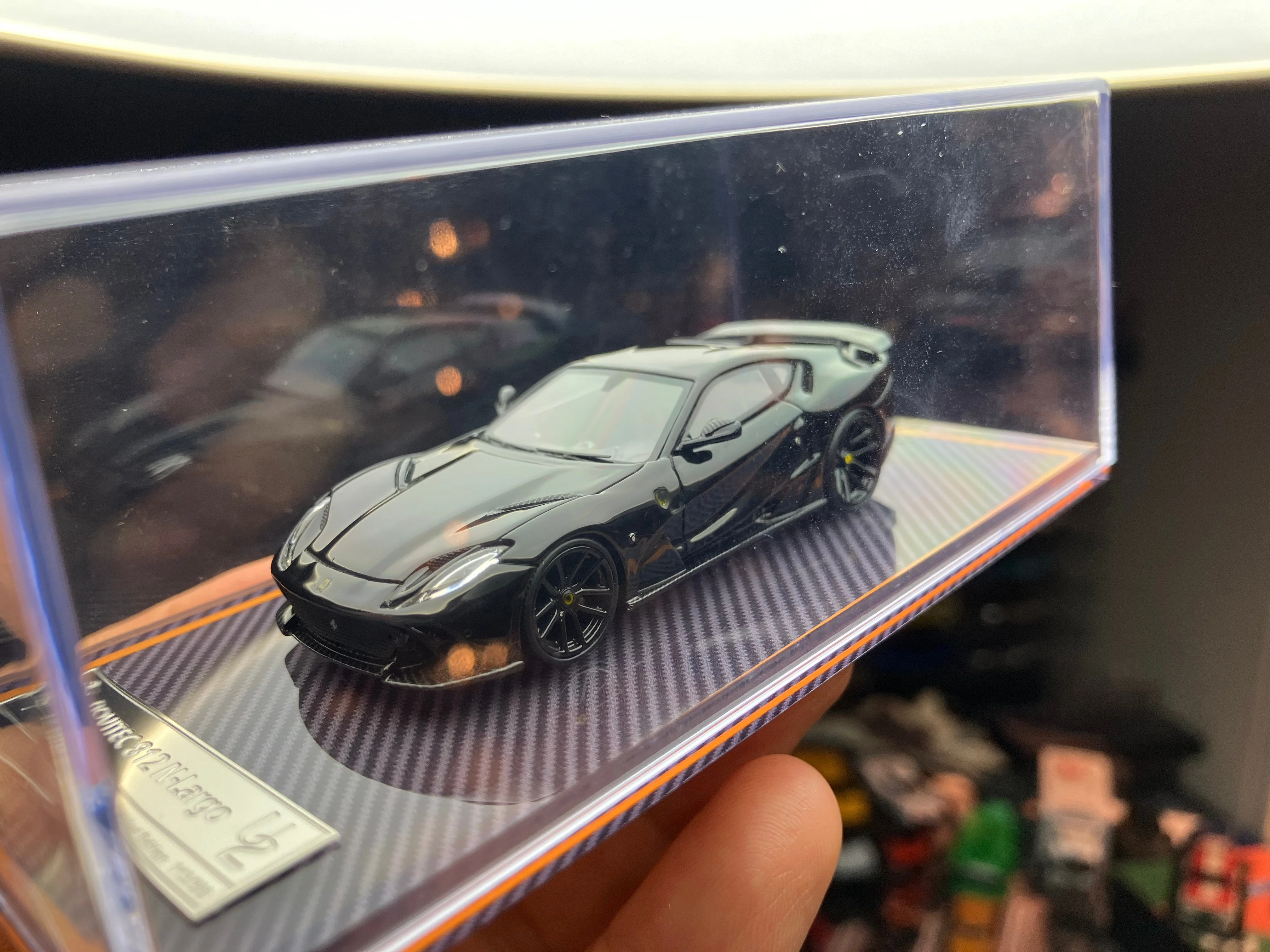 modele-u2-1-64-de-novitec-812-par-runner-modele-de-voiture-en-resine-noire-collection-edition-limitee-cadeaux