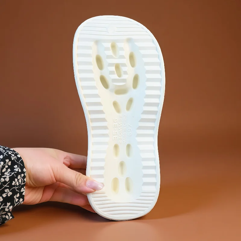 Image 6: Mules compensées épaisses à plateforme de 7 cm pour femme, perforées et respirantes, rehaussant la silhouette, parfaites pour l'été