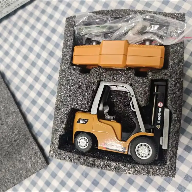 รถของเล่นรุ่นใหม่ 1/64 รถยกโลหะผสมบังคับวิทยุ รถบรรทุก รถขุด ของเล่นสะสมสำหรับเด็กผู้ชาย