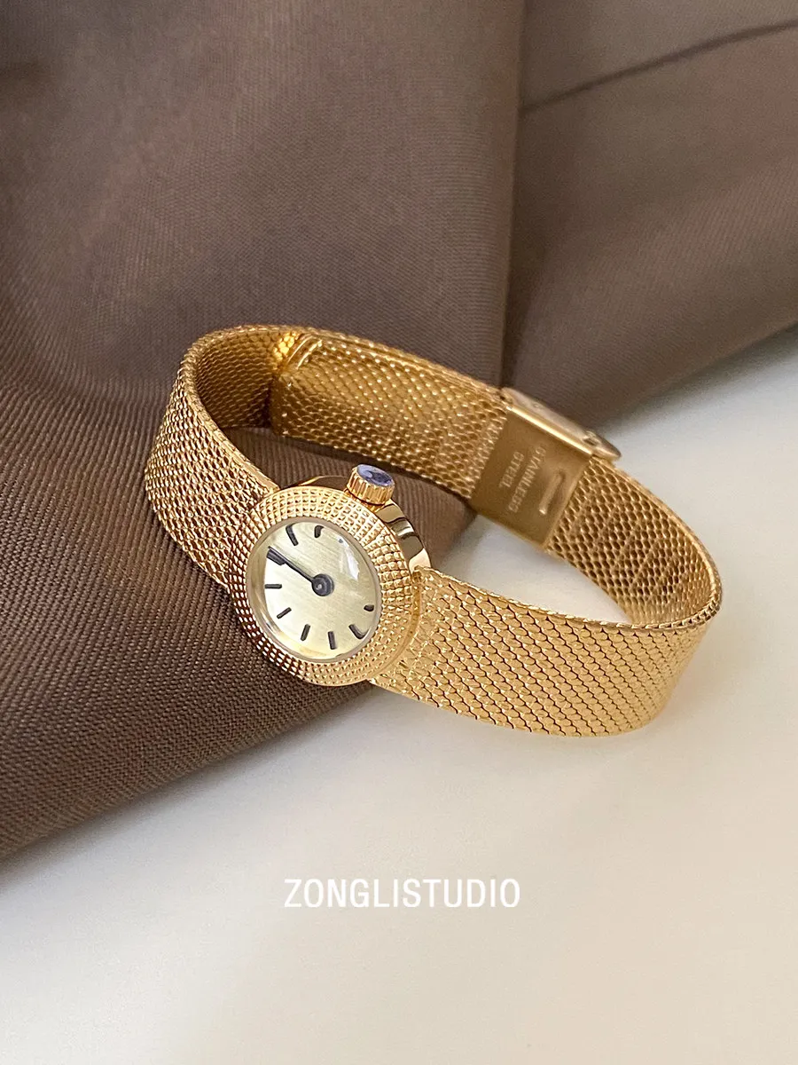 New Vintage-Style, Exquisite Bracelet Watch For Women. Luxurious, Small, And Elegant Design. High-Quality Timepiece.