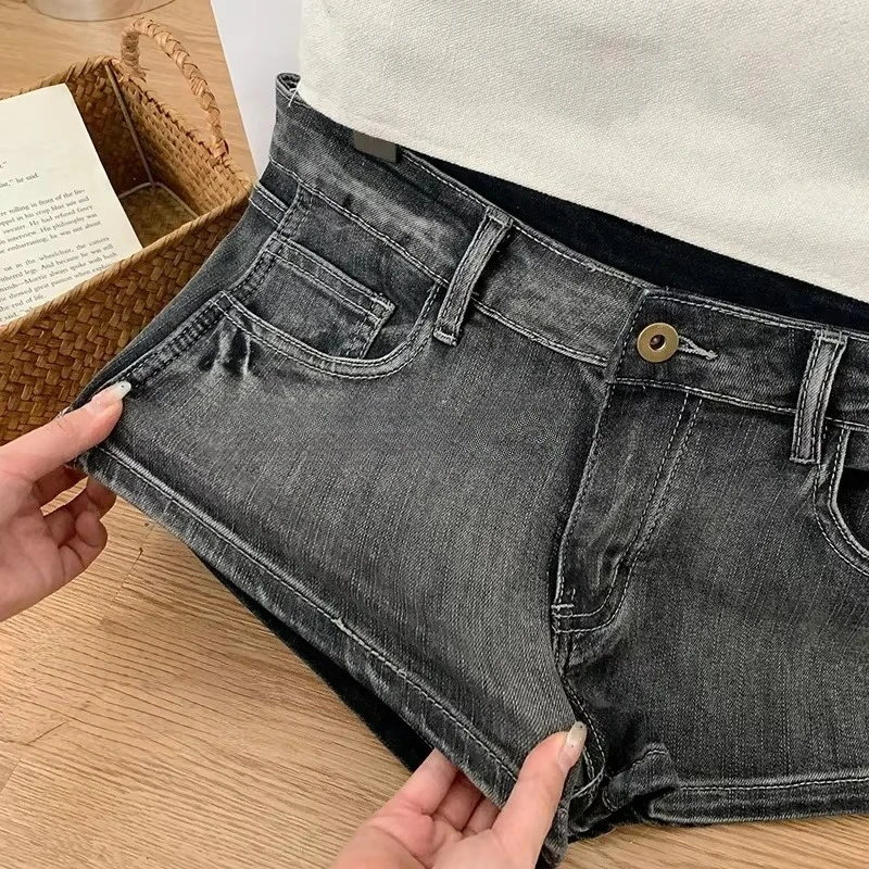 Women's Tassel Denim Shorts Streetwear Low Waist Mini Jeans Shorts 2000s Vintage Y2k Cowboy Short Pants Harajuku Clothes