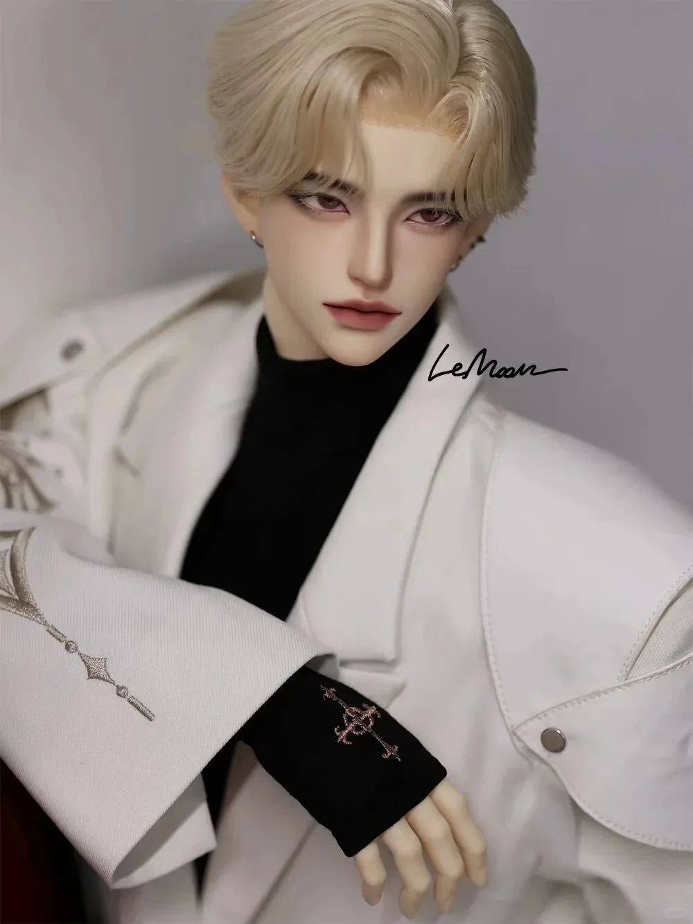 Neue 70cm SD BJD 1/3 Li Yueguang graue, hübsche Jungenpuppe mit optionalem Körper, Gelenken aus Kunstharz, Dessertwein, nackter Babyfigur und Spot-Make-up M