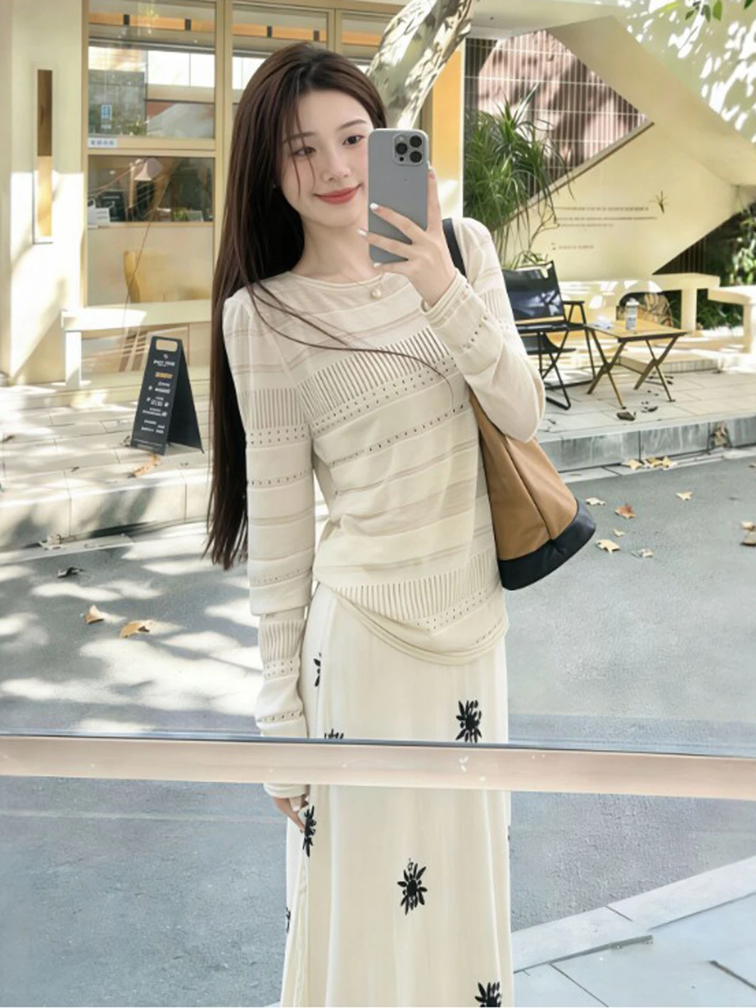 

Korean Style Gentle Wind Super Beautiful Top Half Skirt Two Piece Set Elegant Whole Set Ootd Matching Spring 2026