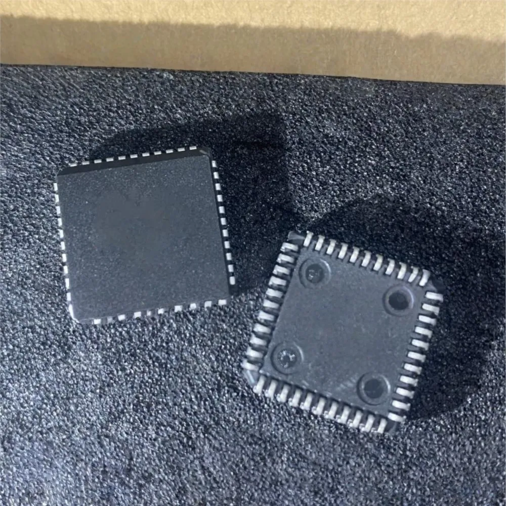 1-20PCS IS82C54-10Z IS82C54 AT90S8515-8JC AT90S8515 XC9572-15PCG84C XC9572 302045 NCP302045 NCP302045MNTWG