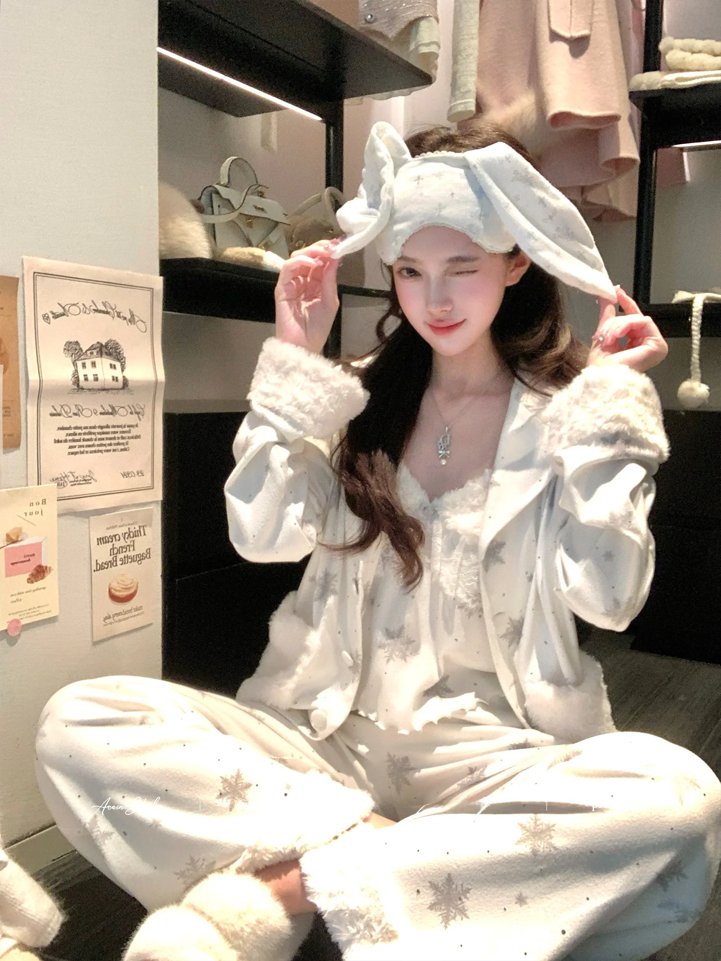 

White Polka Dot Velvet Rabbit Set Women's Spring Spwear Tee-piece Vest Jaet Combo Ele Sle Long Sve Nightgown