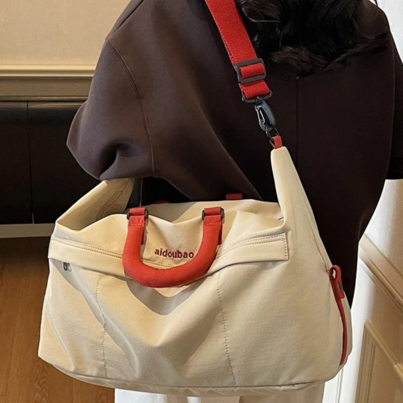 

Fitness Training Bag for Large Capacity Business Trip Travel Casual Trendy Single Shoulder Crossbody Bag for Sports and Yoga