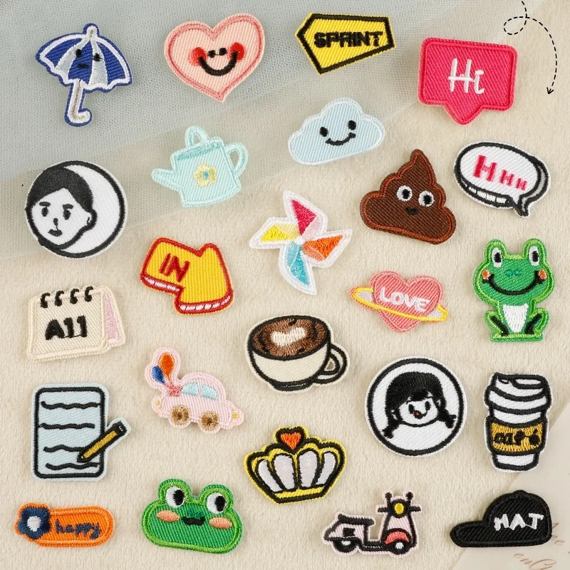 10pcs Embroideried Patches Cartoon Small Wappen DIY Cute Emblem Clothing Jacket Parches