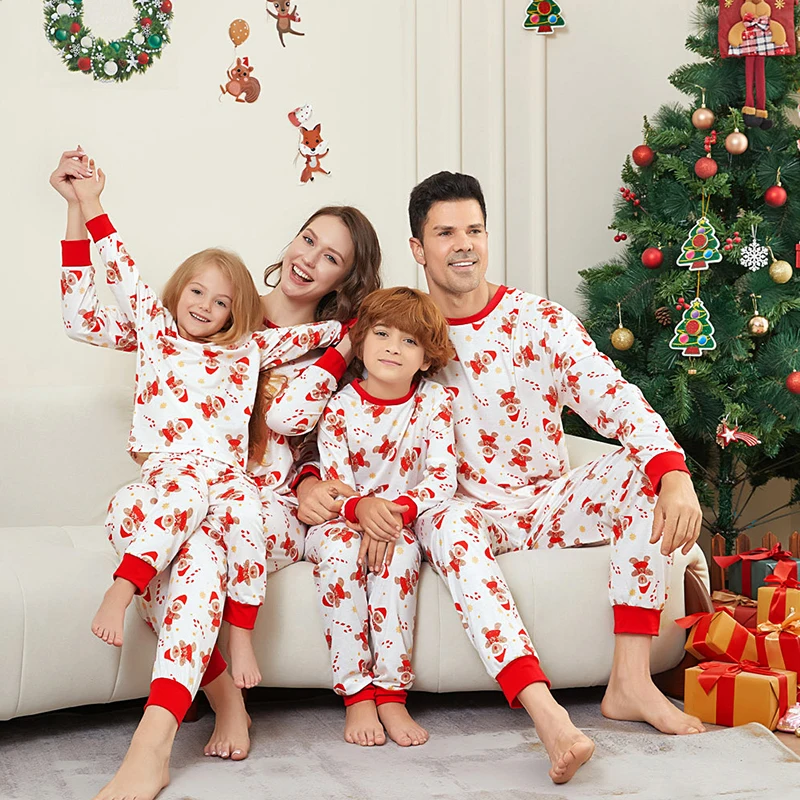 

2025 Рождественские одинаковые пижамы для всей семьи, милые топы с мультяшным принтом + брюки, 2 шт., рождественская одежда для сна, пижамная одежда, семейная домашняя одежда
