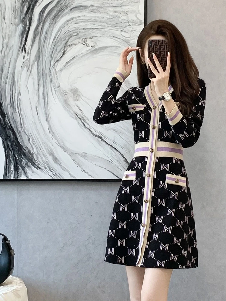 

Vintage Dresses for Women Long Sleeved V-Neck Print Knitted WomanDress Lingge French Style Female Sweater Autumn 2023 New