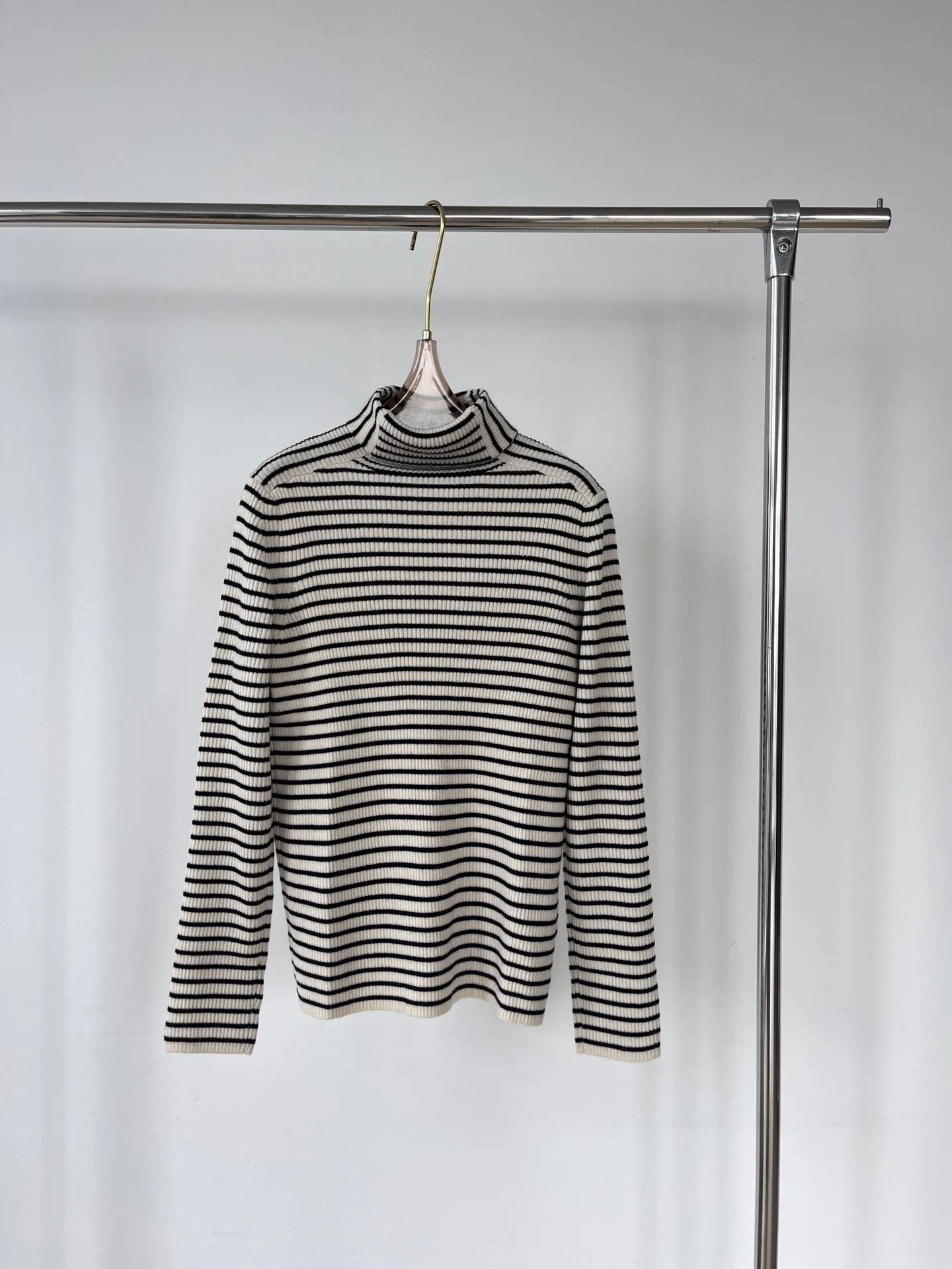 

Winter 2023 Autumn New And Women's ClothingBlack and White Striped Bottoming Shirt Classic 1021