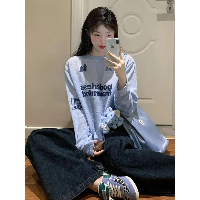 เสื้อยืดแขนยาวผู้หญิง ดีไซน์พิมพ์ลาย คอกลม สีน้ำเงินสไตล์อเมริกันเรโทร สำหรับฤดูใบไม้ผลิและฤดูใบไม้ร่วง ทรงหลวม สบายๆ