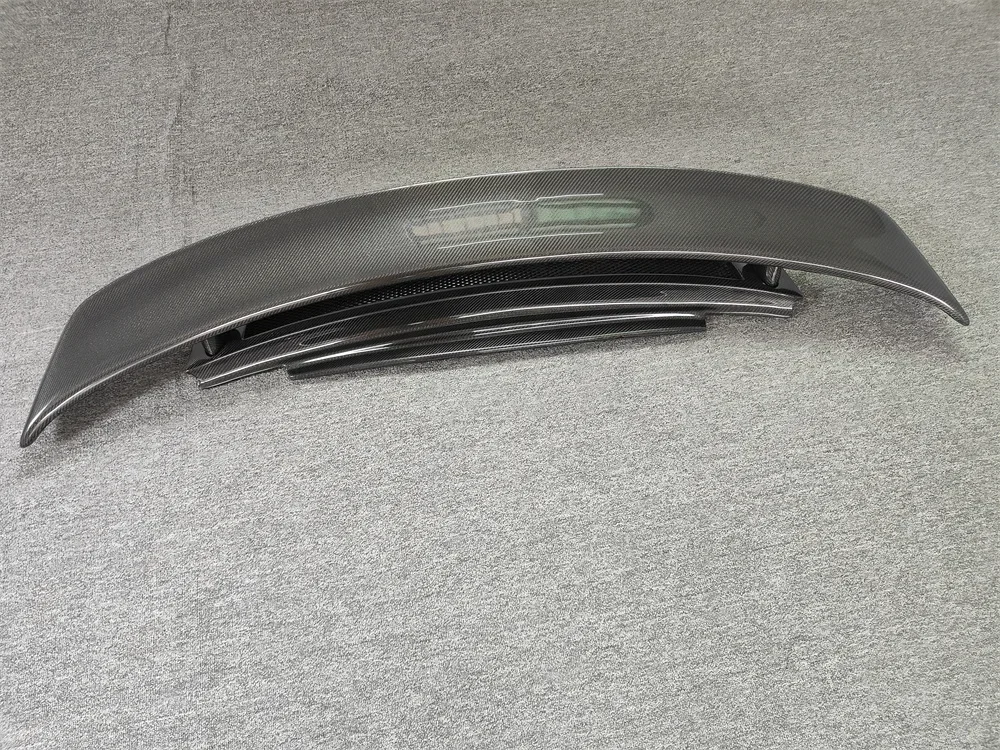 Used for Aud R8 V8 V10 COUPE GT style true carbon fiber rear spoiler GT fender (with base plate) body kit