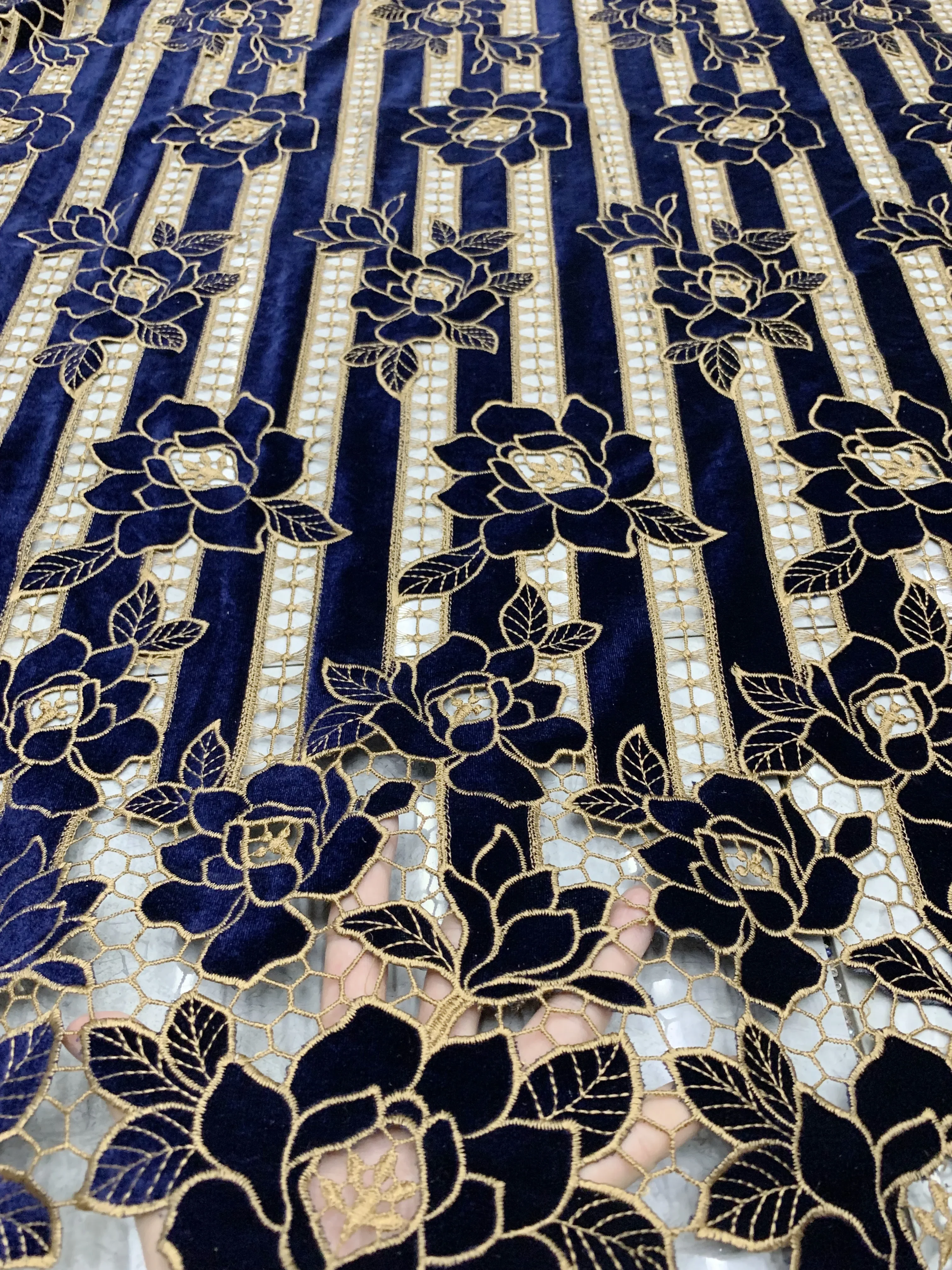 African Velvet Guipure Lace Fabric 2025 High Quality Embroidery Nigerian Wedding Laser Cut Lace Material