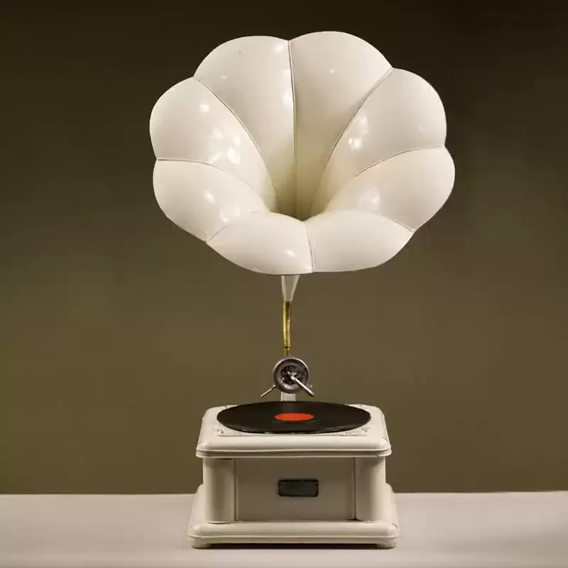 Vinyl Record Player Nordic Light Luxury Ornament Retro Model Phonograph Home Window Decoration Antique Finish Style