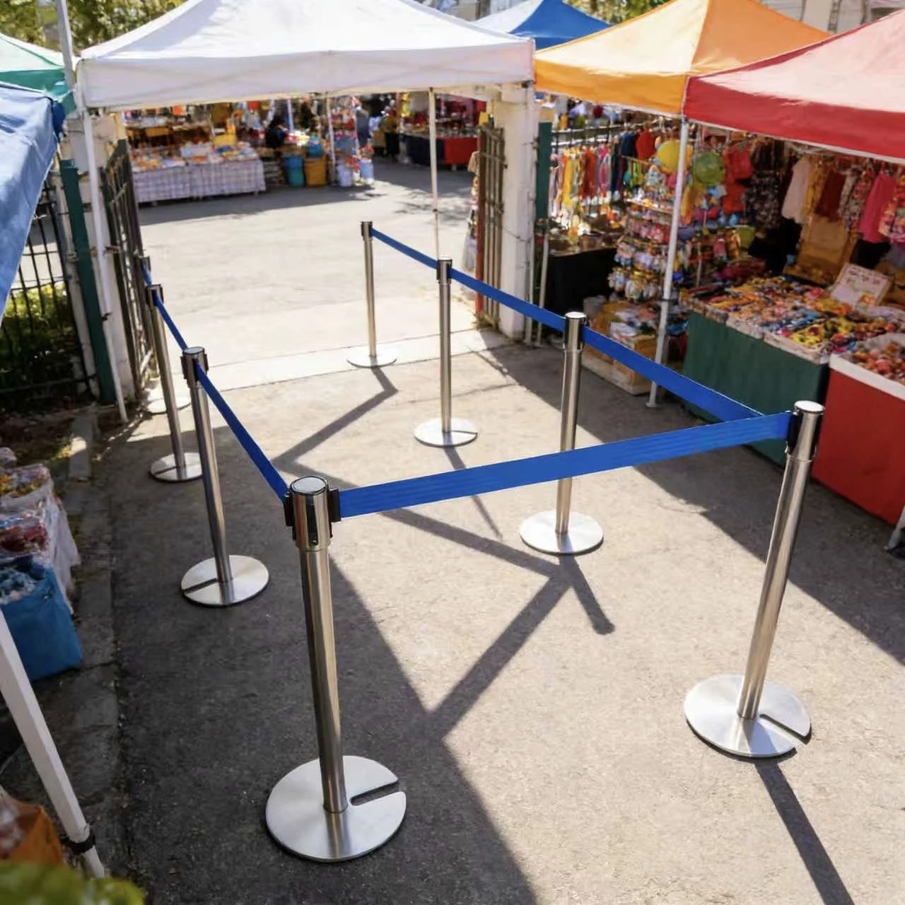 Mirror Polished Rope Stanchion Stanchions Rope And Pole With Retractable Belt For Bank Airport Crowd Control Barrier