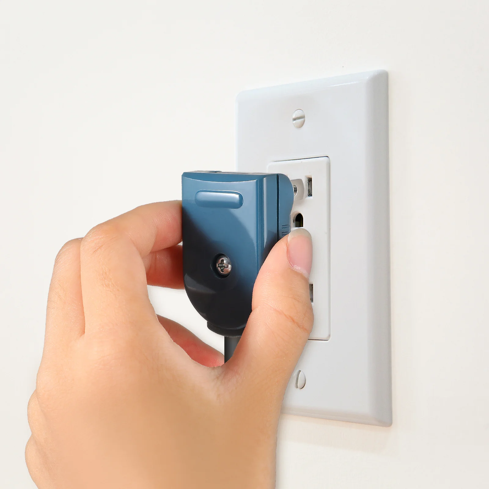 

3Pcs Rotatable Plug Adapter 90 Degree Swivel Electrical Plug End for Extension Cables Heavy Duty PVC Construction Ideal for Home