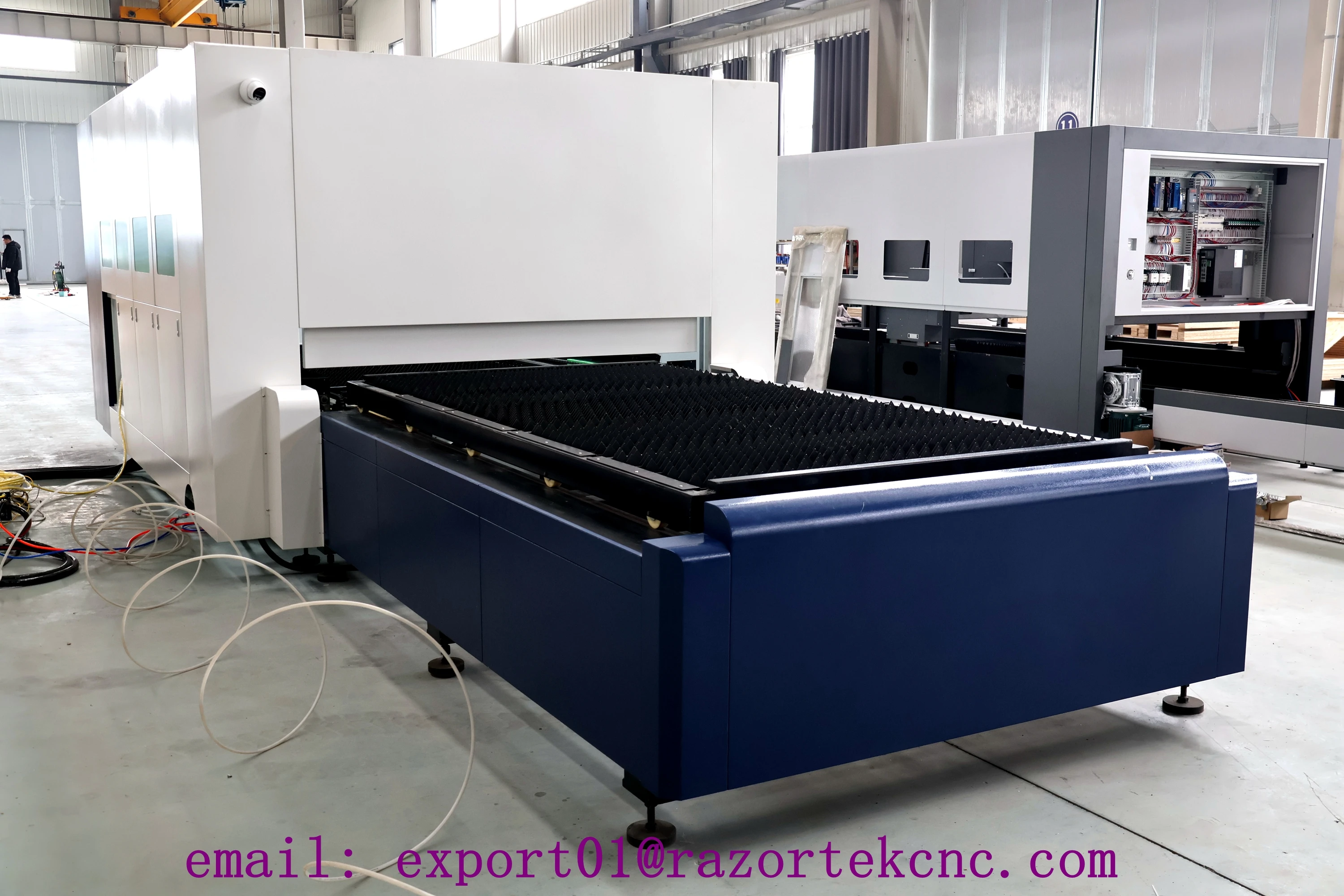 Picture 6: 1530 6000W Excellent Full Enclosed Cover Cnc Fiber Laser Cutting Machine Laser Equipment With Exchange Plate