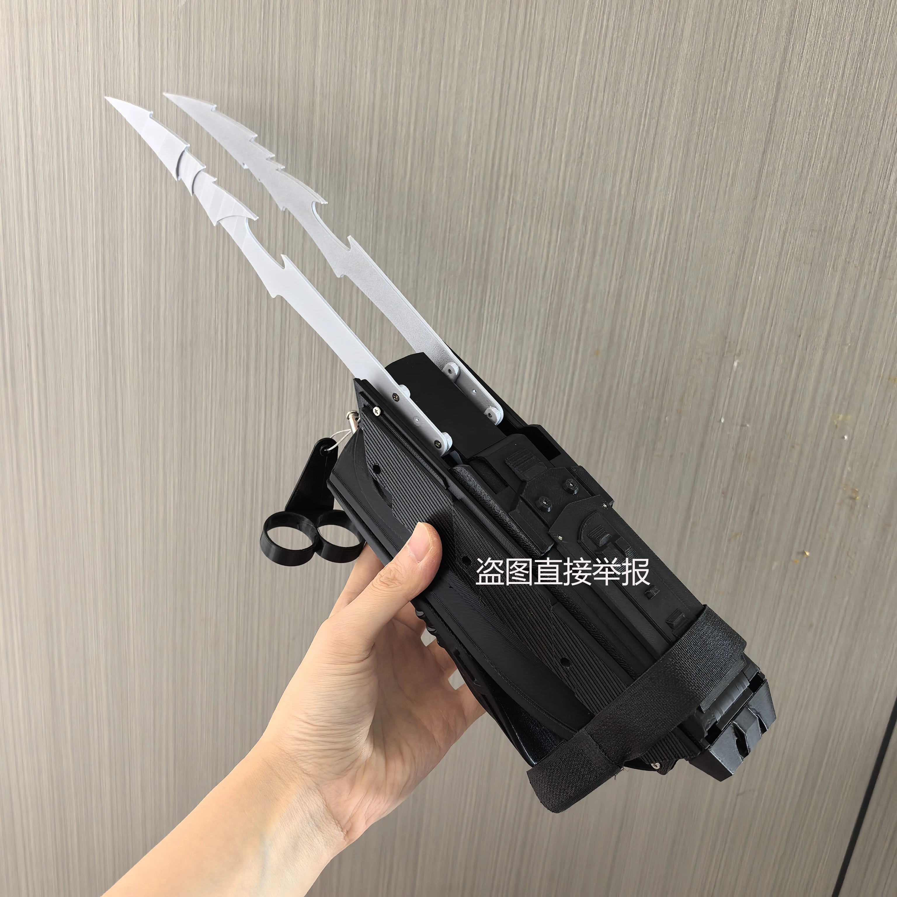 

Electric Version Wolf Predator Scalable Wrist Blade Claw PVC Sleeve Sword Weapons Prop Halloween Game Props Adult Birthday Gift