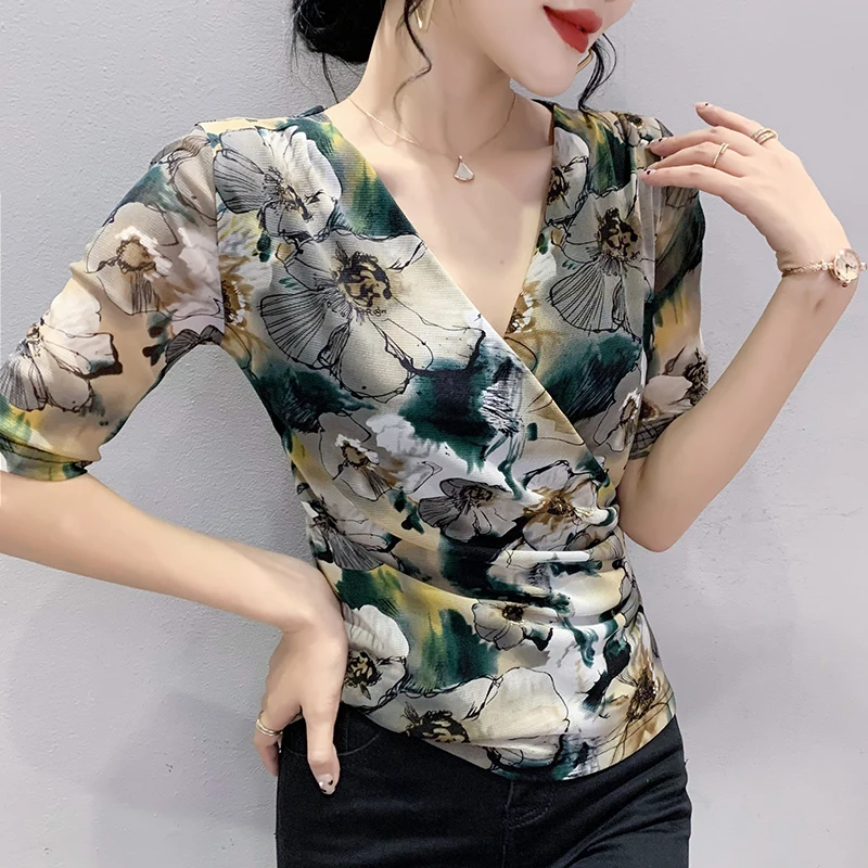 

Summer European Clothes Mesh T-Shirt Chic Sexy Draped V-Neck Print Flower Women Tops Half Sleeve Bottoming Shirt 2022 Tees 9459