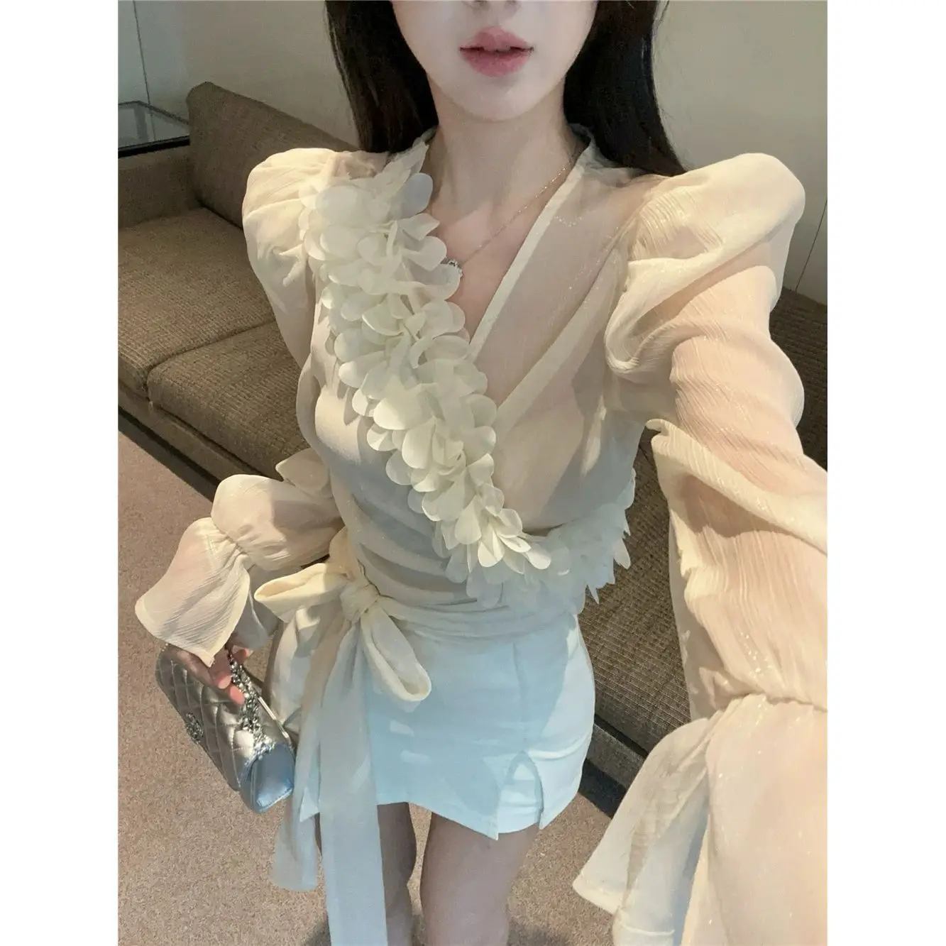 French bubble sleeve chiffon shirt women's summer pure desire French v-neck small top beautiful court style shirt