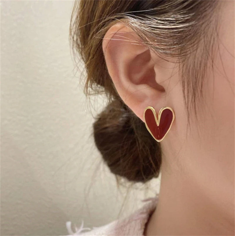 Einfache weinrote Liebes-Ohrstecker für Damen, modische, süße, unregelmäßige Herz-Emaille-Geometrie-Ohrringe, Charms, ästhetischer Schmuck – Detail 9