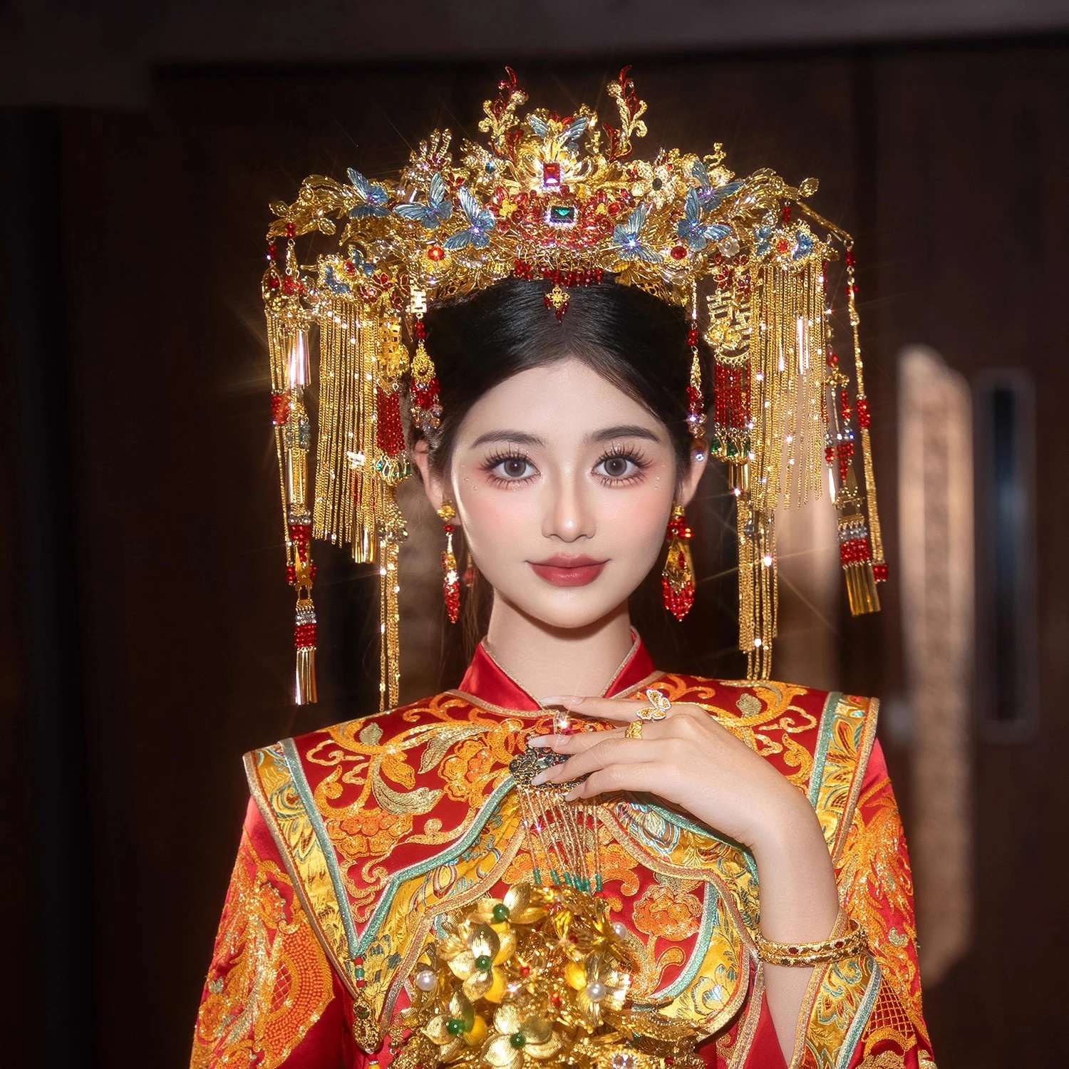 

Luxury Crystal Alloy Grand Hair Crown Hanfu Hair Accessory Retro Chinese Ancient Costume Bride Traditional Wedding Headwear