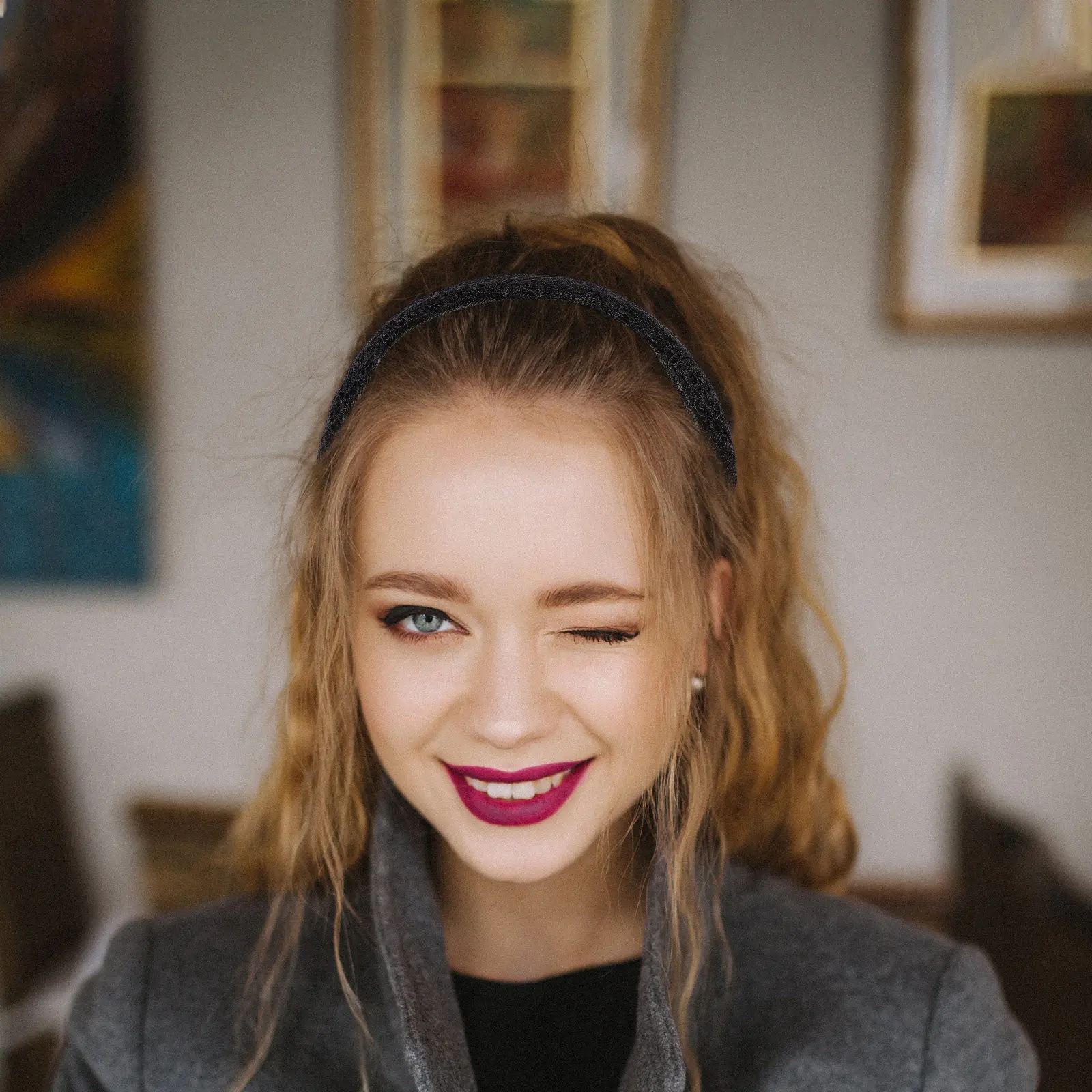 

Black Cloth Hair Hoop with Anti-Slip Teethed Design Elegant Simple Hollow-Out Headband for Women Daily Party Meeting Accessory