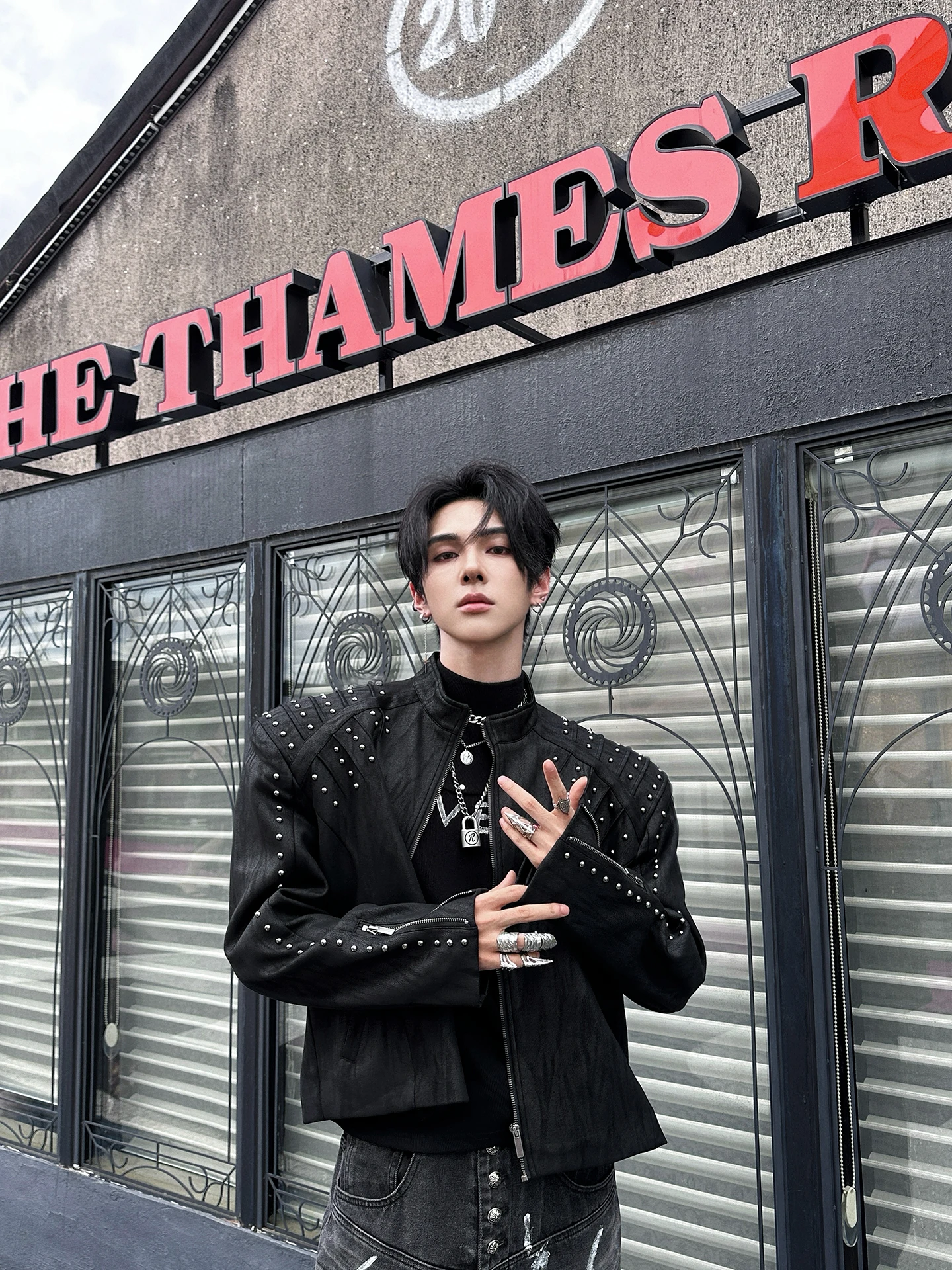 2025 Autumn New Fashion Trend Heavy Rivet Jacket Ins Design Sense Personality High Street Loose Casual Top for Men