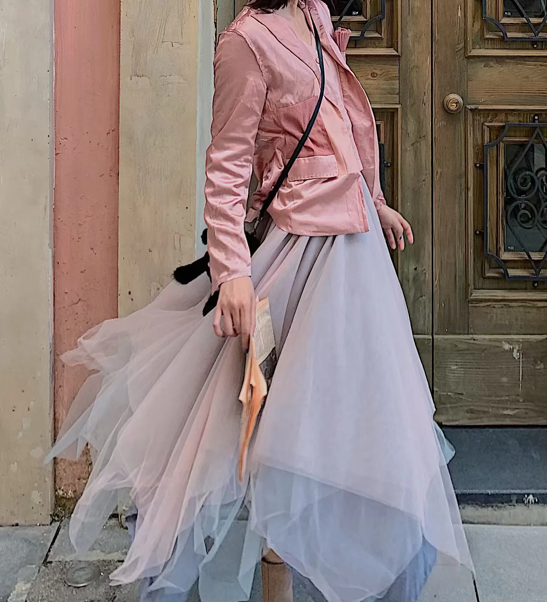 

Розовый шелковый жилет-костюм из двух частей (имитация) для женщин, осенний сезон, укороченный, приталенный, модный