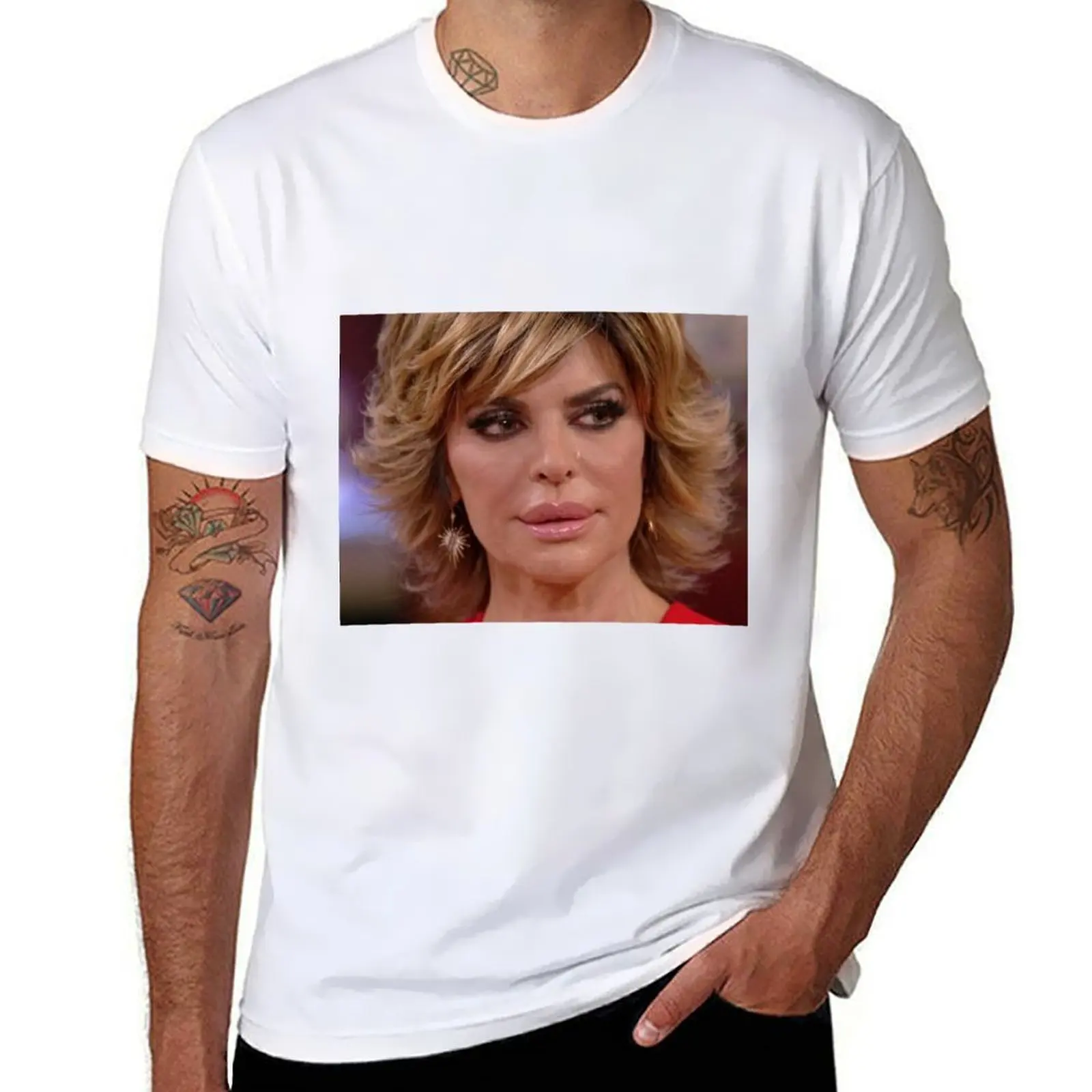 

Lisa Rinna Single Tear T-Shirt t shirt man cotton man t shirts for men casual T-Shirt