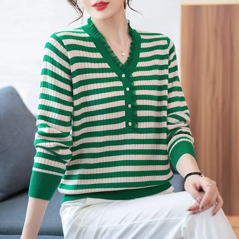 2023 Autumn/Winter New Long Sleeve V-Neck Knit Striped Temperament Foreigner Comfortable Loose and Slim Leisure Female Underlay