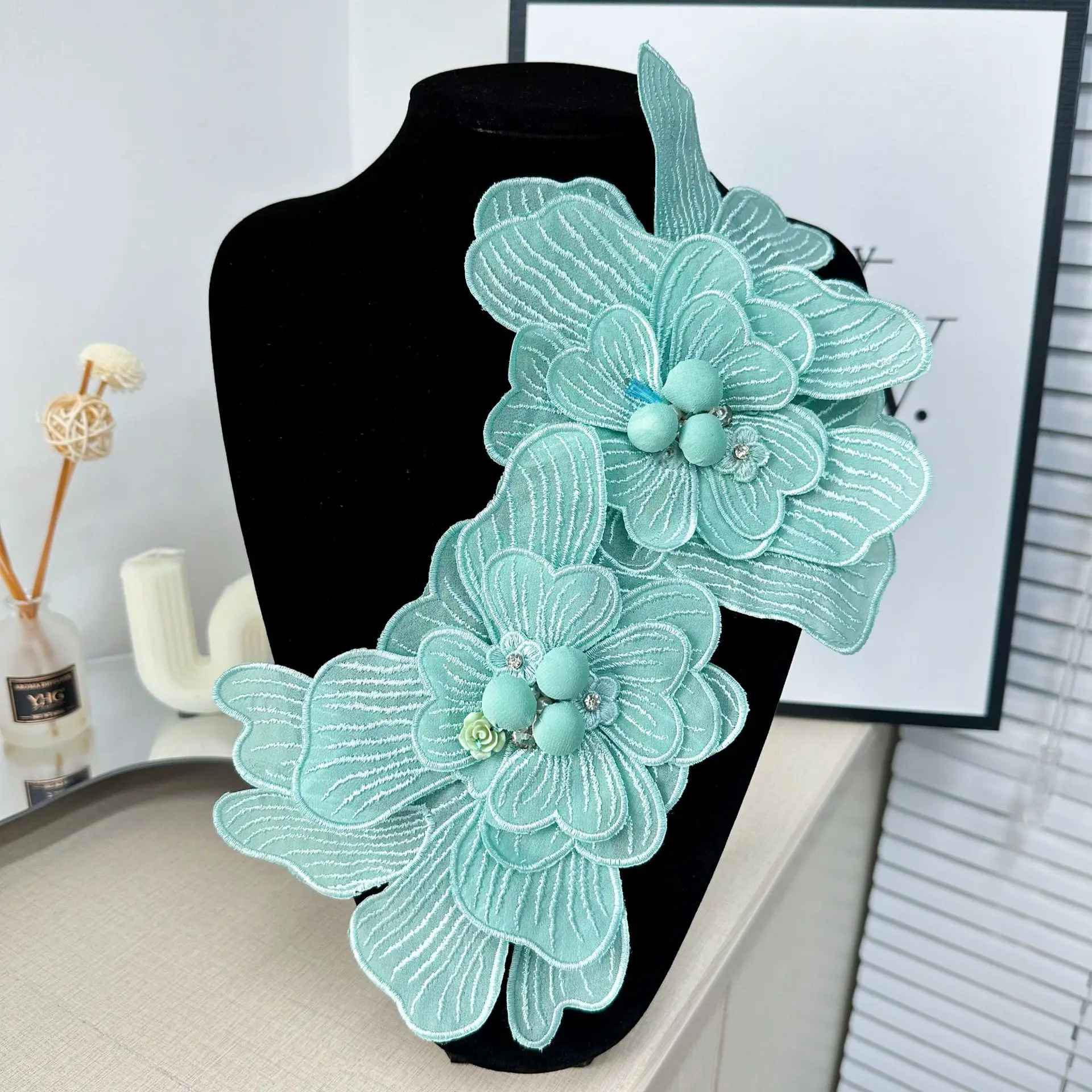 Pin panno Applique fiore decorativo grande ricamo Studded Patch accessorio fai da te corpetto