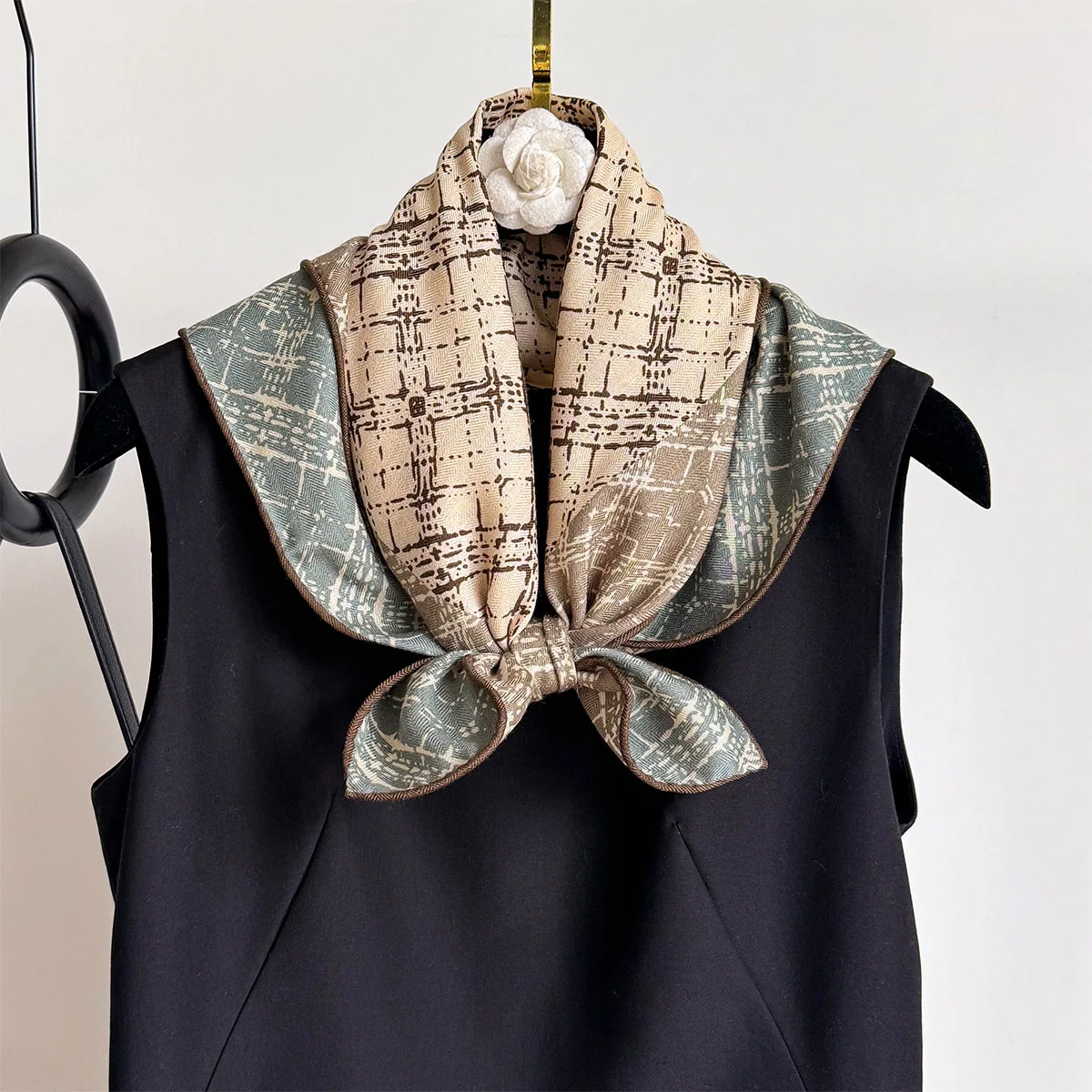 Fashion 82% wool 18% Real Silk Scarf for Women Shawls Wraps Foulard Scarves Pashmina Female Hijab Bandana bufanda Poncho bandana