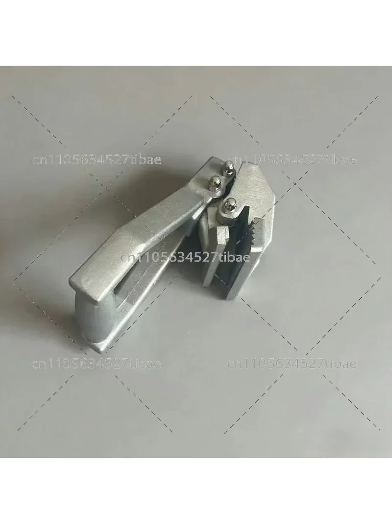 Easy Carpet Installation & Removal Claw Tool - DIY And Professional Grade Clamp for Quick And Efficient Carpet Pulling
