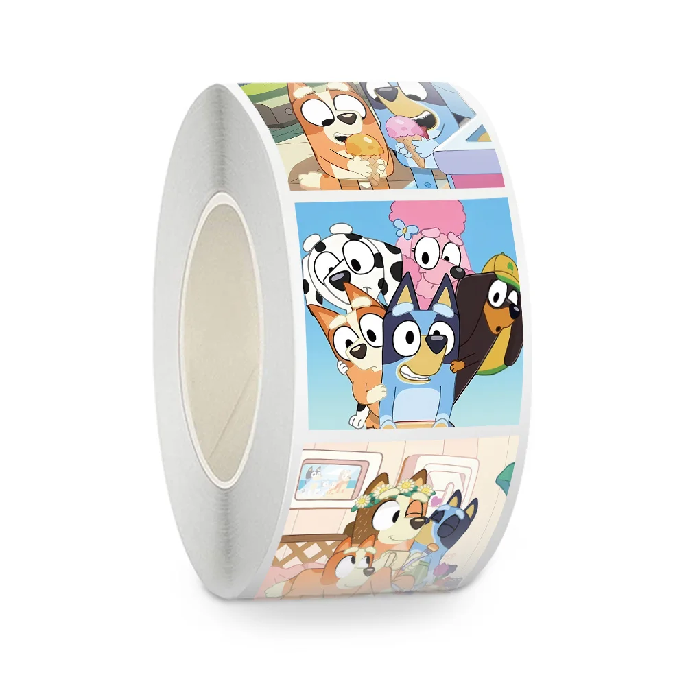 500 pz/rotolo Cartoon Bluey Famiglia Animazione Decorazione Adesivi di Tenuta FAI DA TE IN PVC Decalcomanie Del Computer Portatile Decorazione Ricompensa Regalo Giocattolo