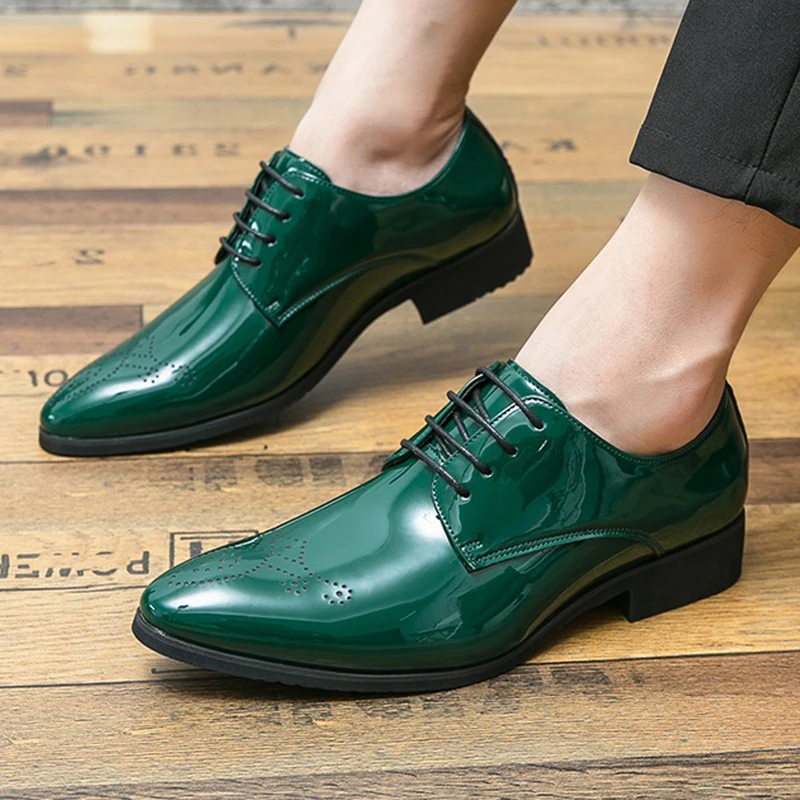 New Men's Pointed Toe Brogues Leather Trend Green Black Shoes Italian Gentleman Wedding Dress Formal Party Business Footwear